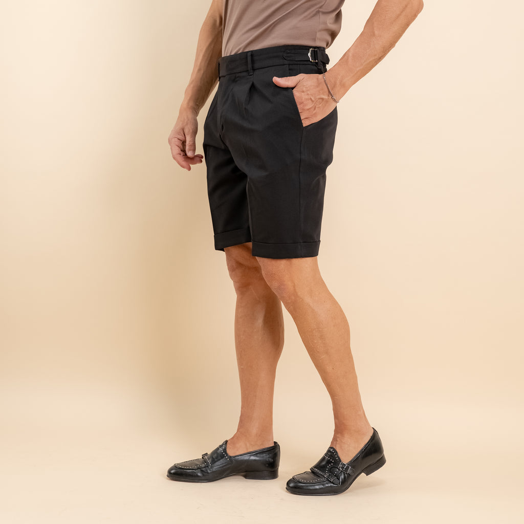 Pantaloncino con fibbia laterale - Nero