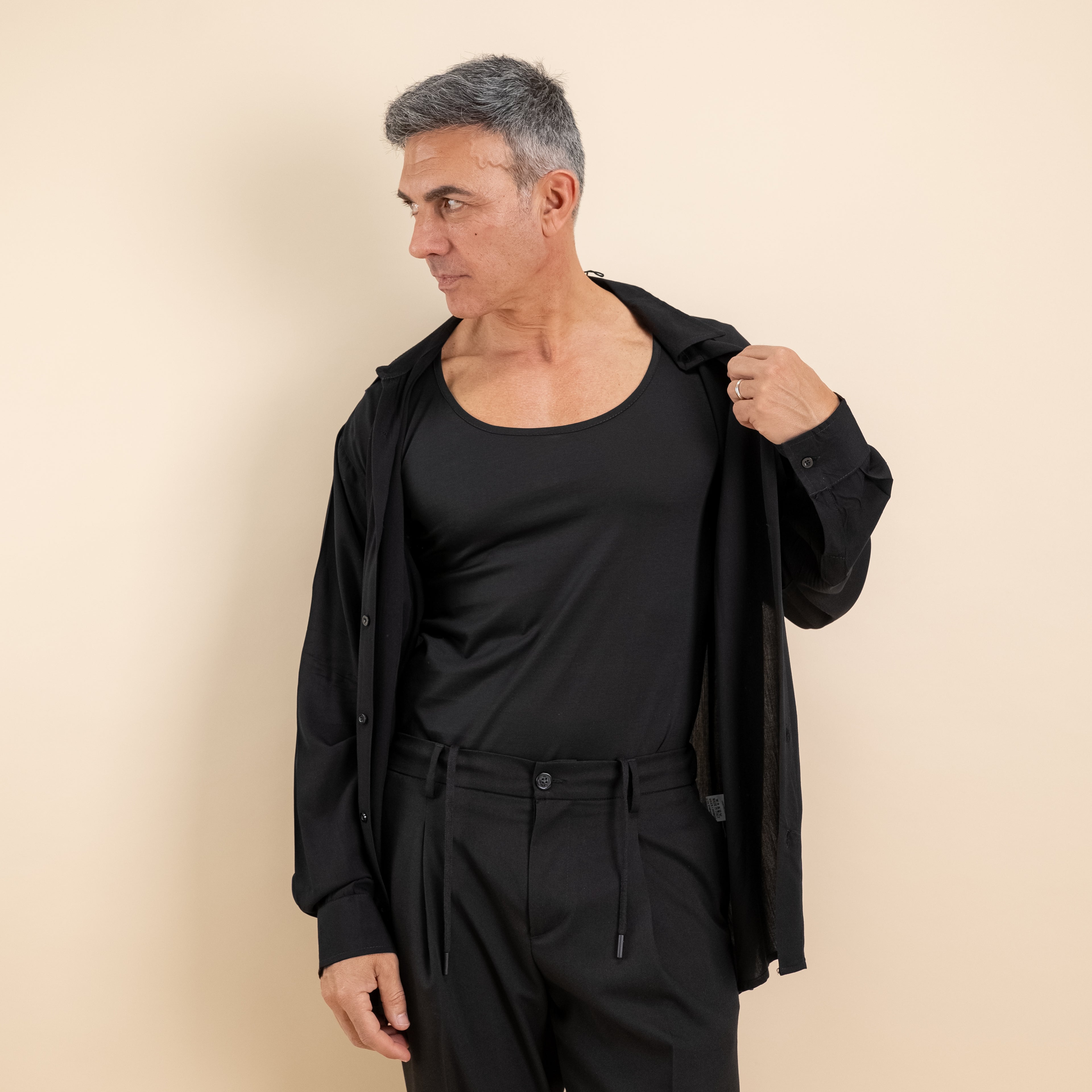 T-shirt effetto seta scollo a barca slim fit - Nero