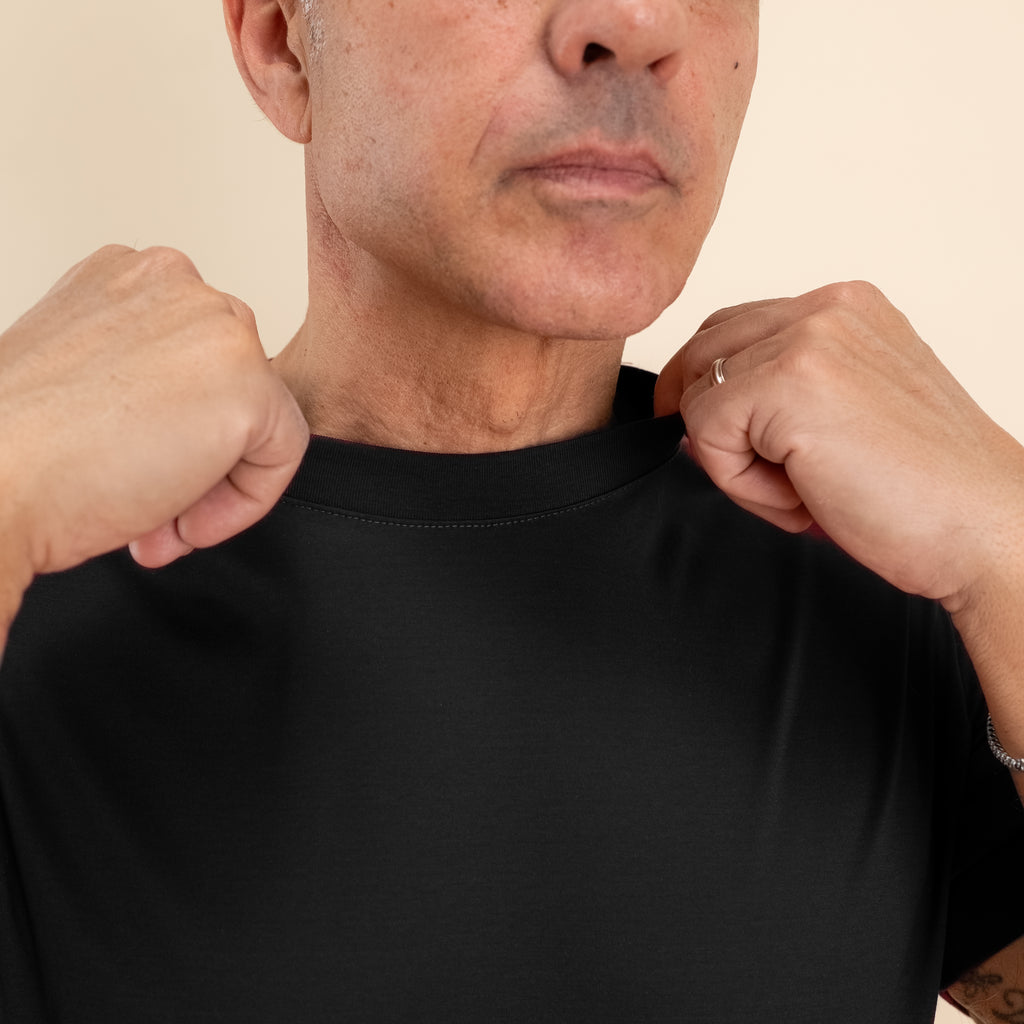 T-shirt in Filo di Scozia 2.0 con bordi a costina - Nero