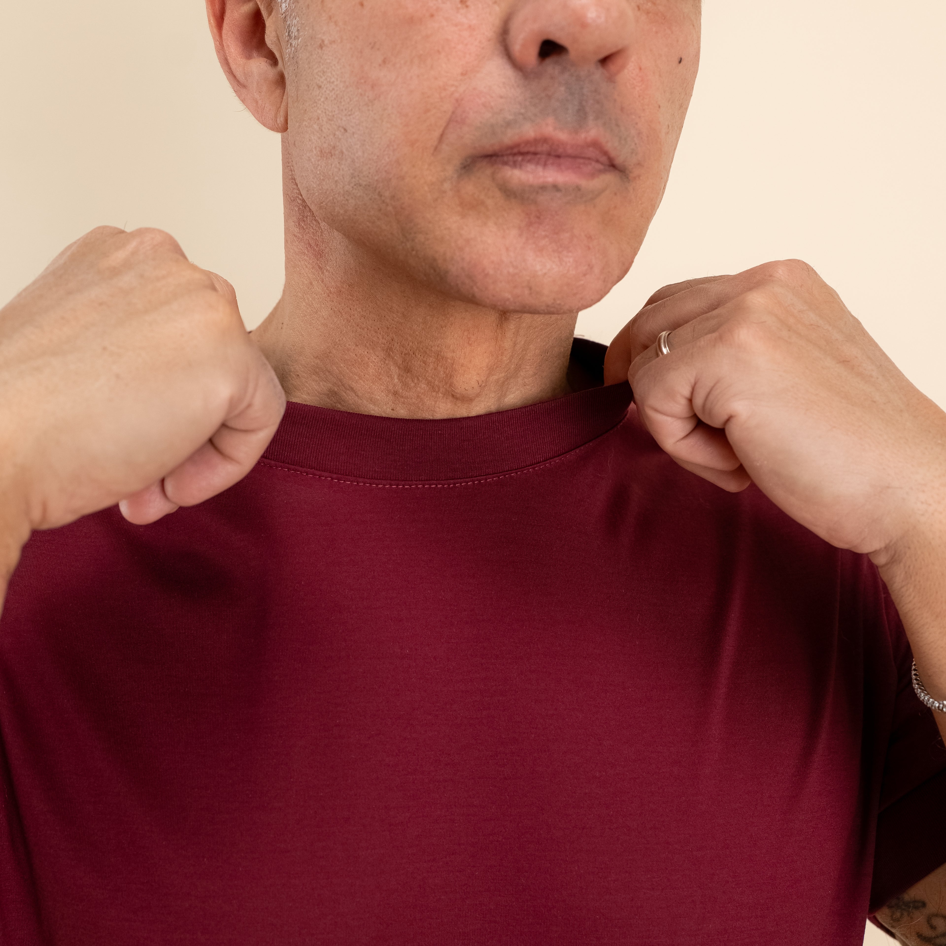 T-shirt in Filo di Scozia 2.0 con bordi a costina - Bordeaux