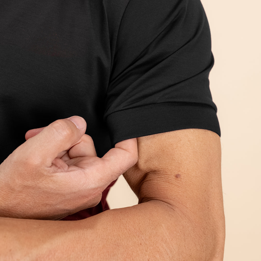 T-shirt in Filo di Scozia 2.0 con bordi a costina - Nero