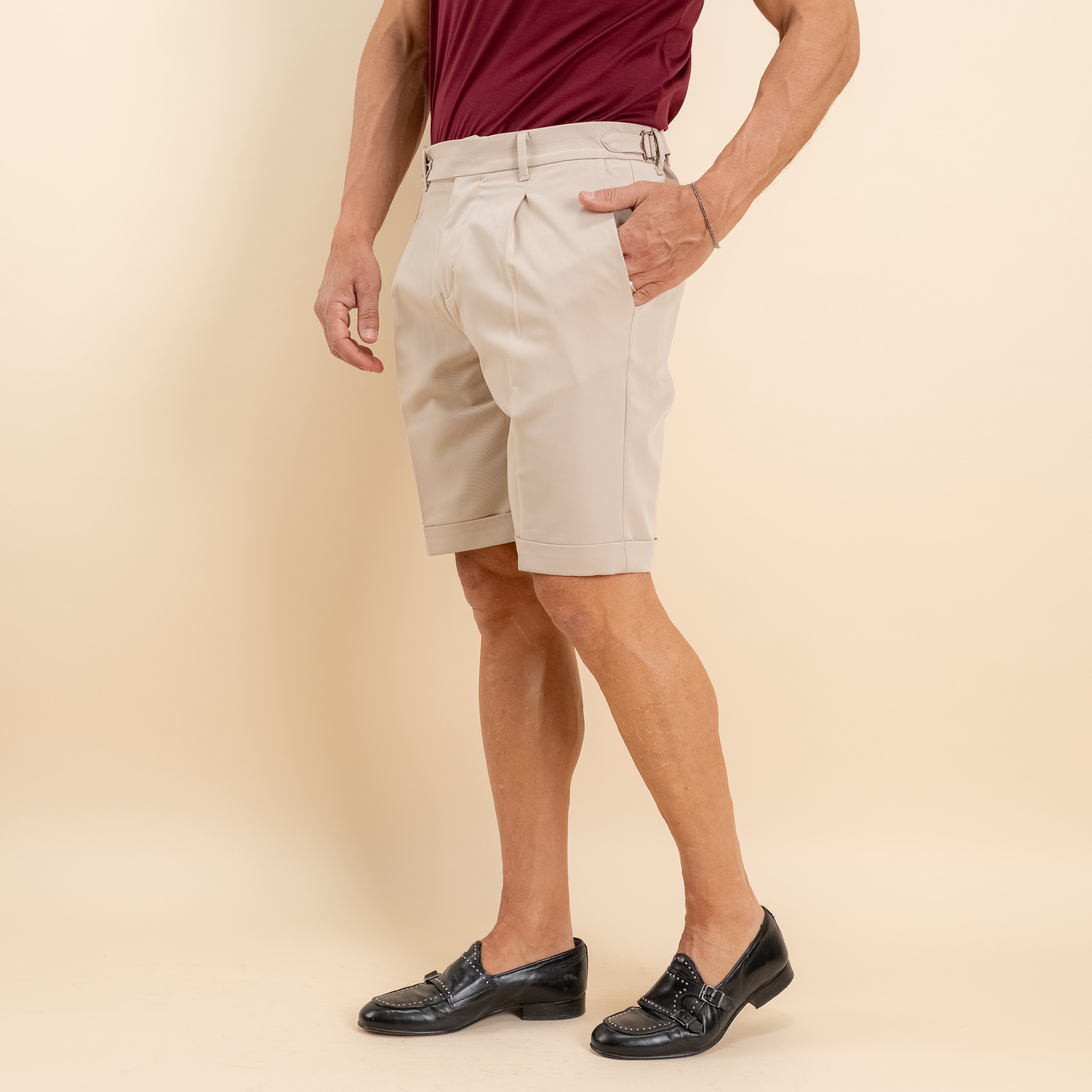 Pantaloncino con fibbia laterale - Beige