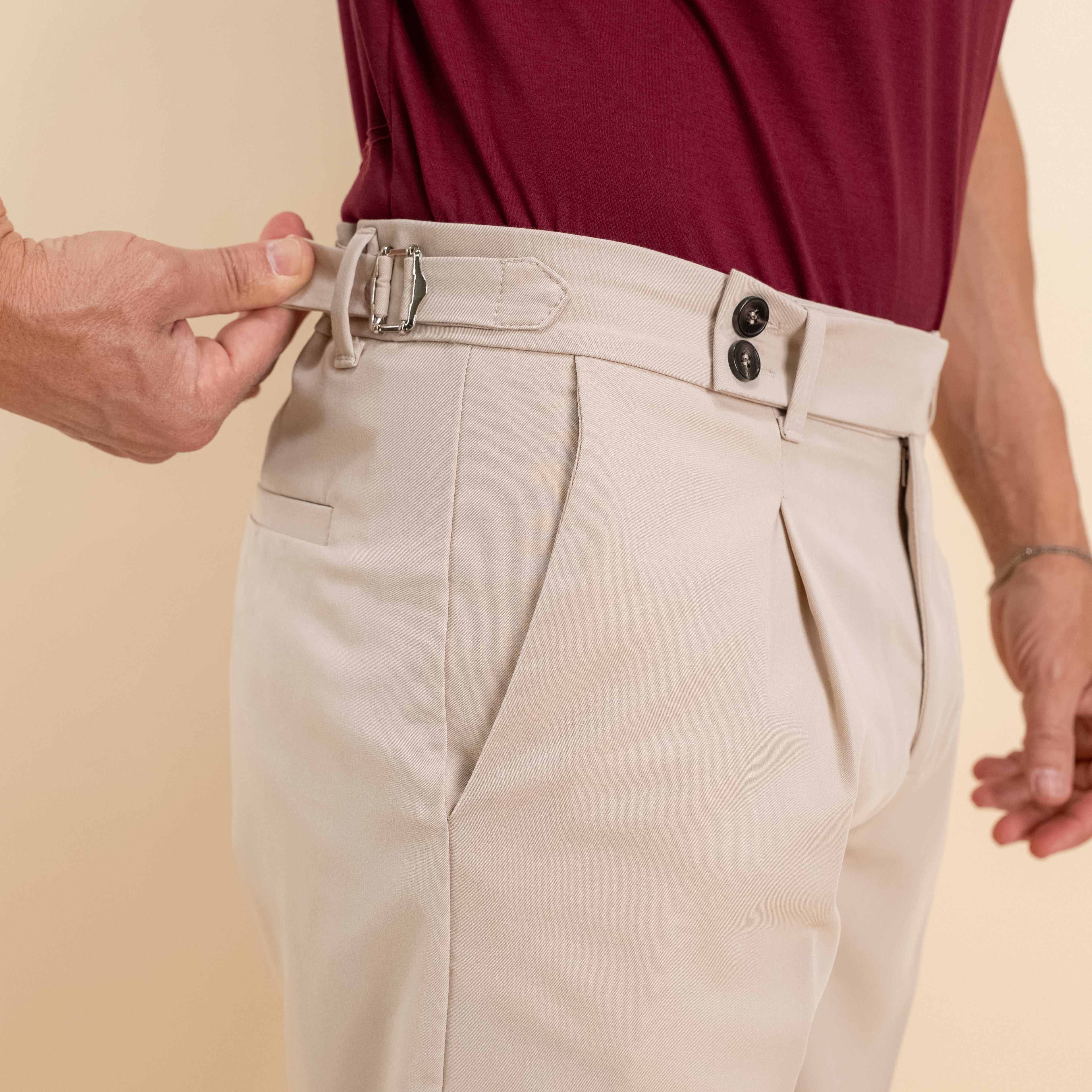 Pantaloncino con fibbia laterale - Beige