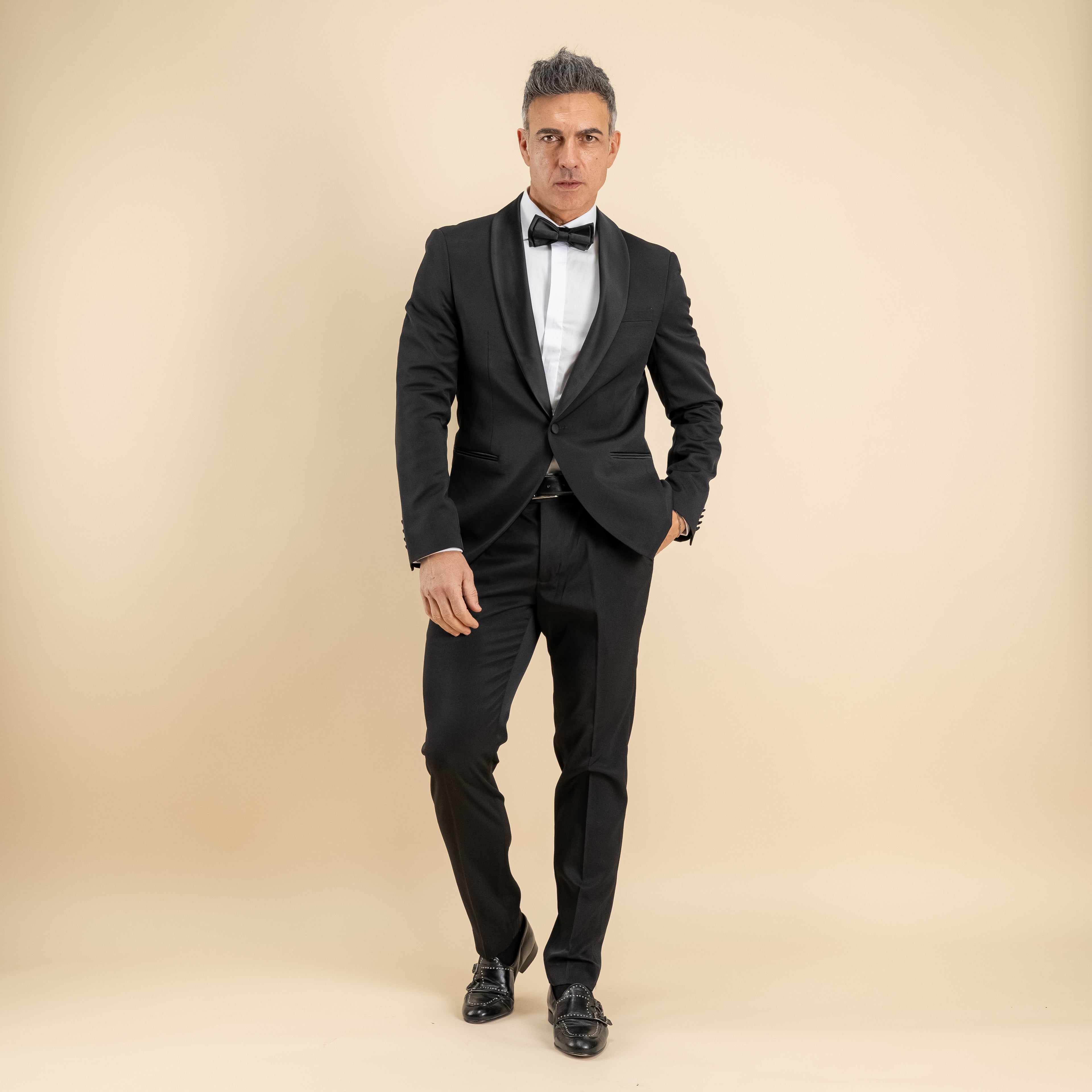 Smoking con rever sciallato effetto raso - Nero