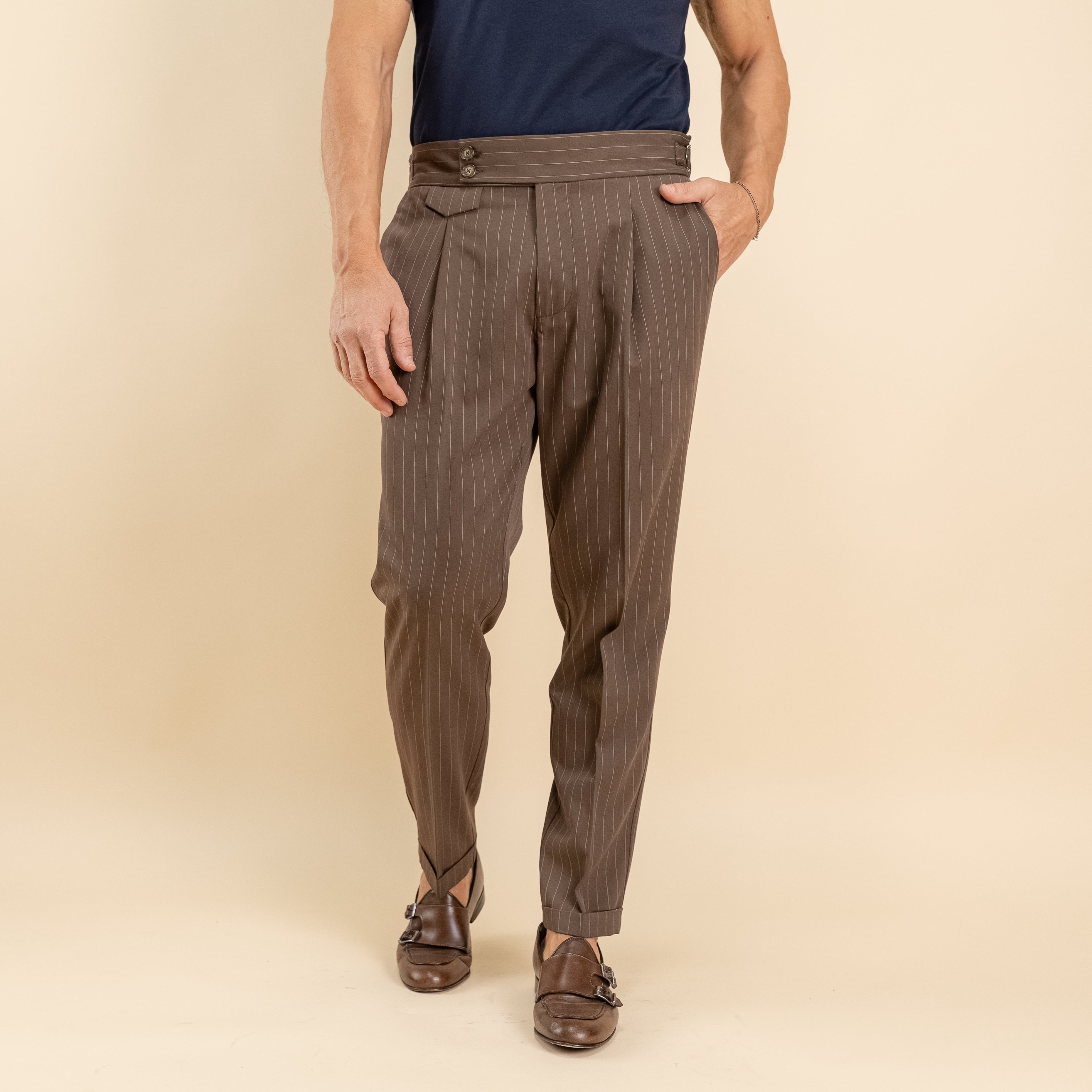 Pantalone gessato con bustino e fibbia laterale - Marrone