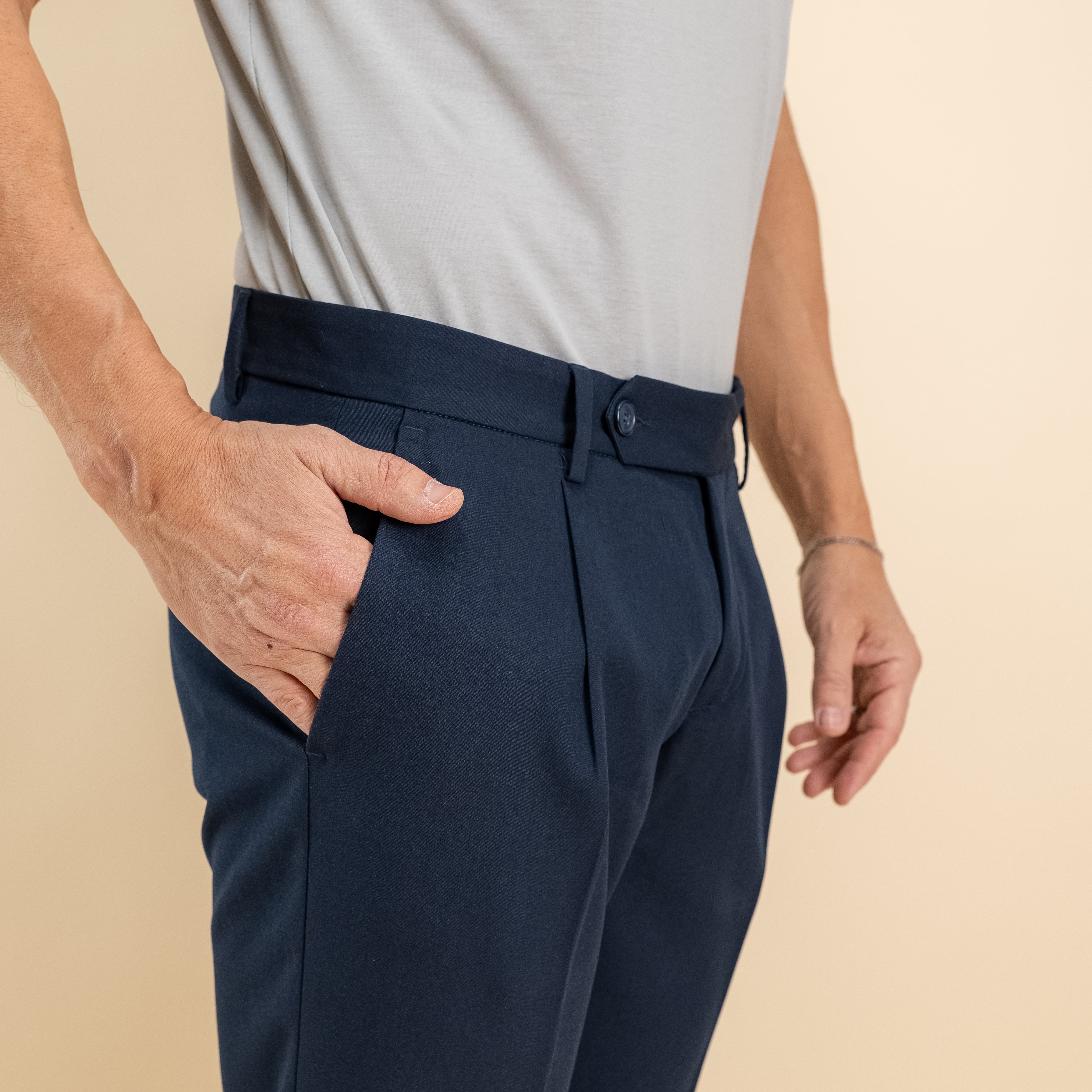 Pantalone slim fit con Pinces e risvolto - Blu Notte