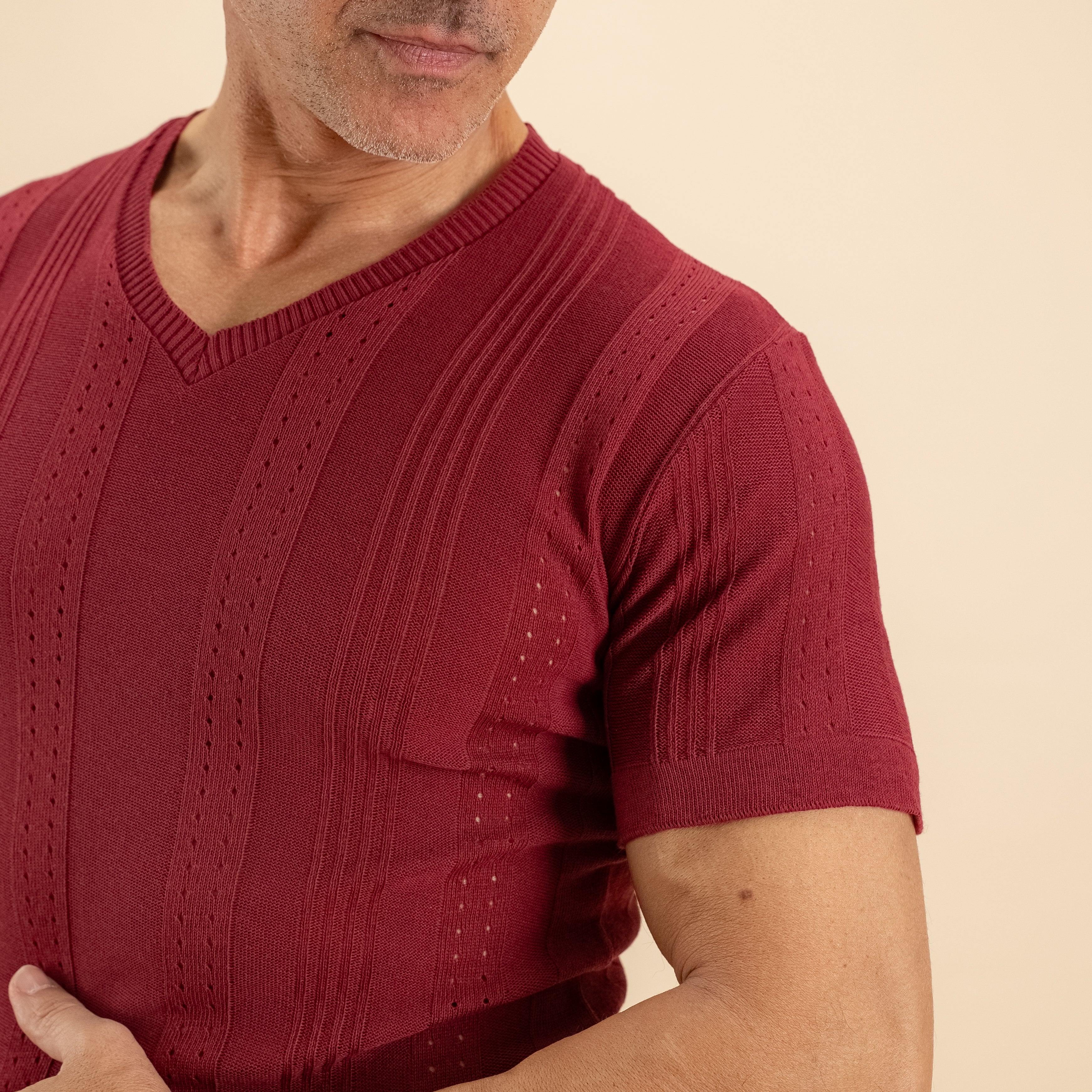 Maglia scollo a V traforata - Bordeaux