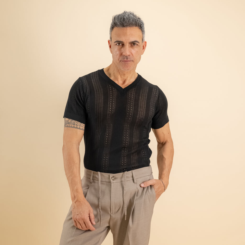 Maglia scollo a V traforata - Nero