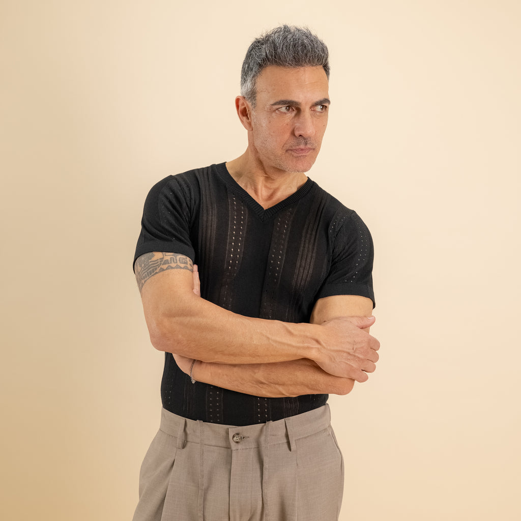 Maglia scollo a V traforata - Nero