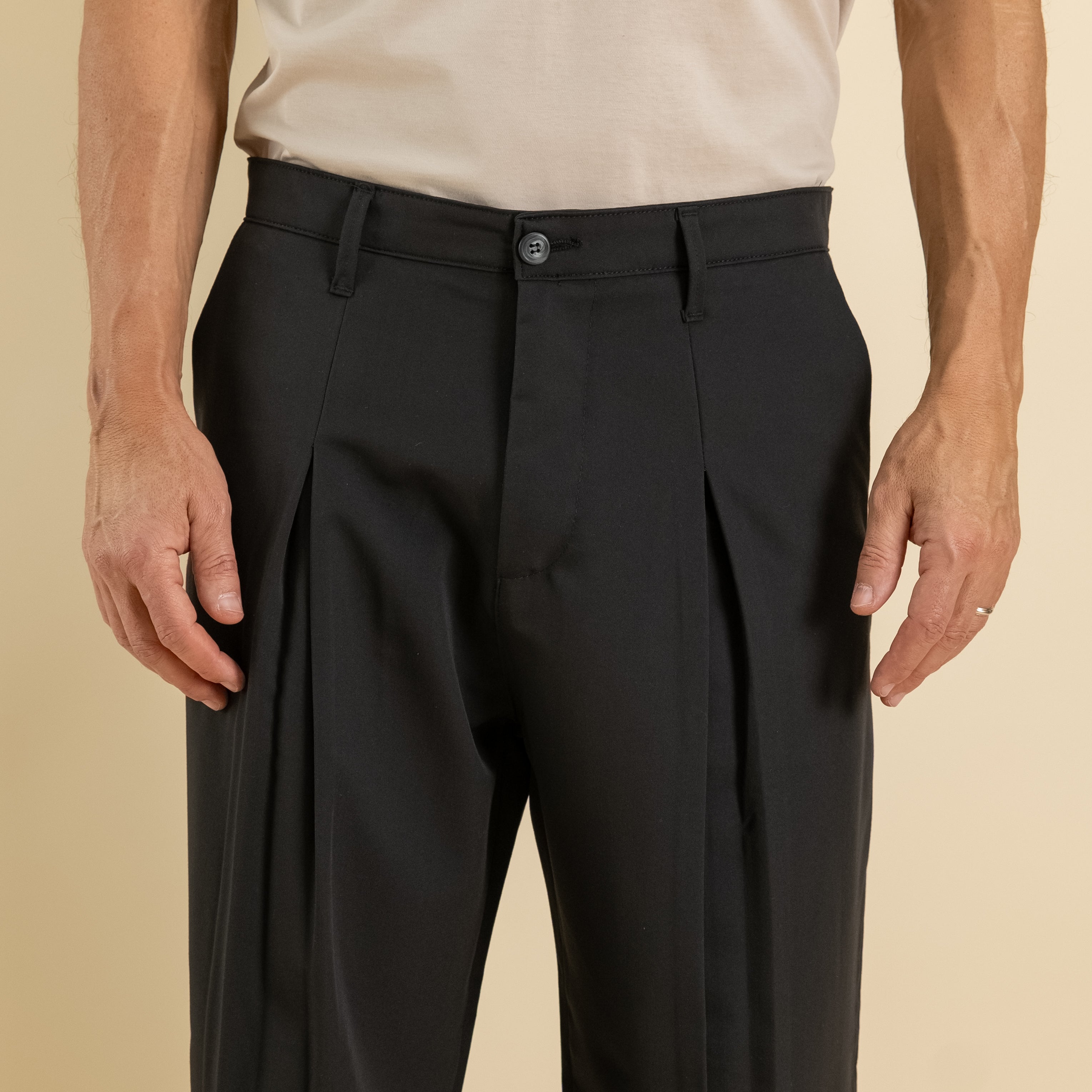 Pantalone palazzo con pinces lunga - Nero
