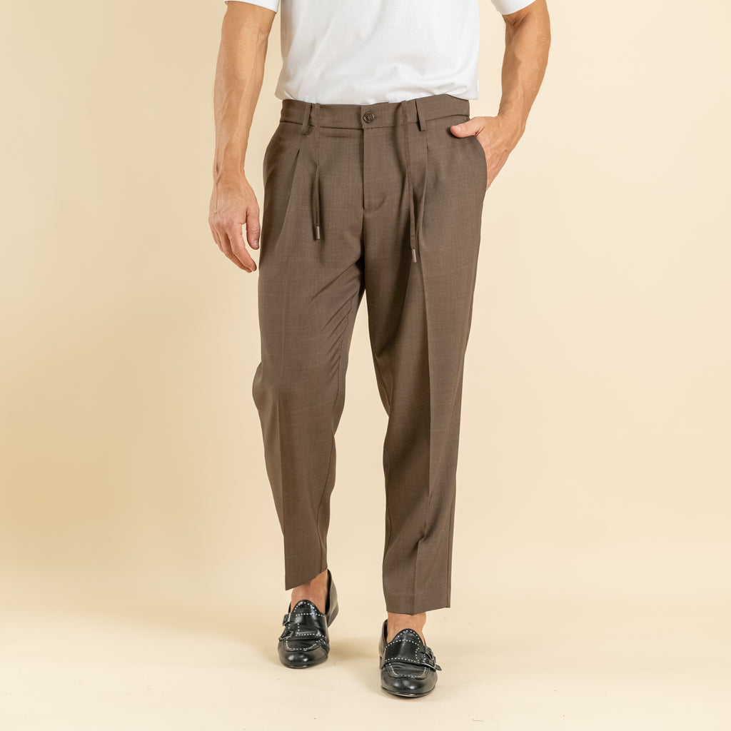 Pantalón sastre con pinzas y muelle en la espalda - Marrón oscuro