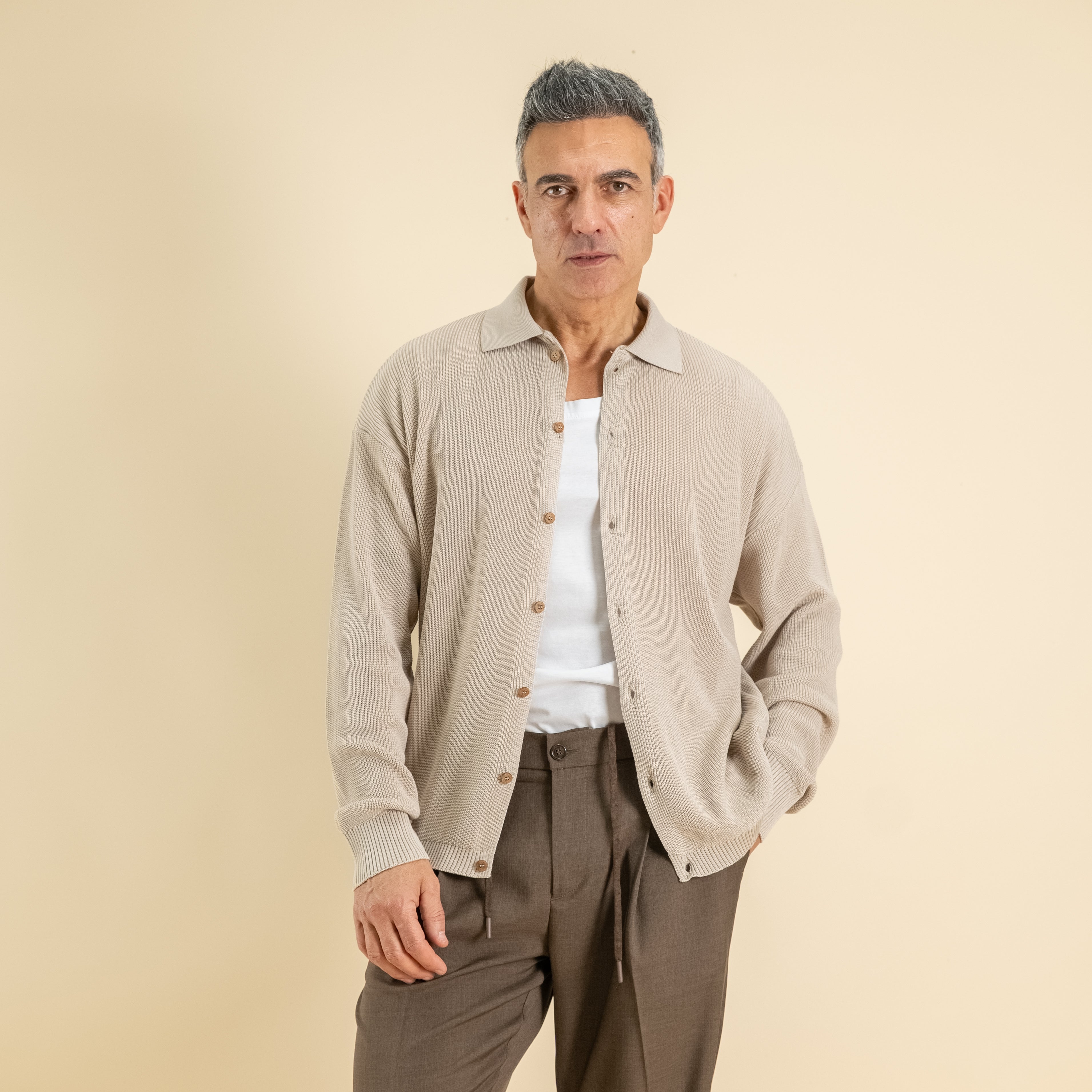 Polo a costine con bottoni a contrasto - Beige