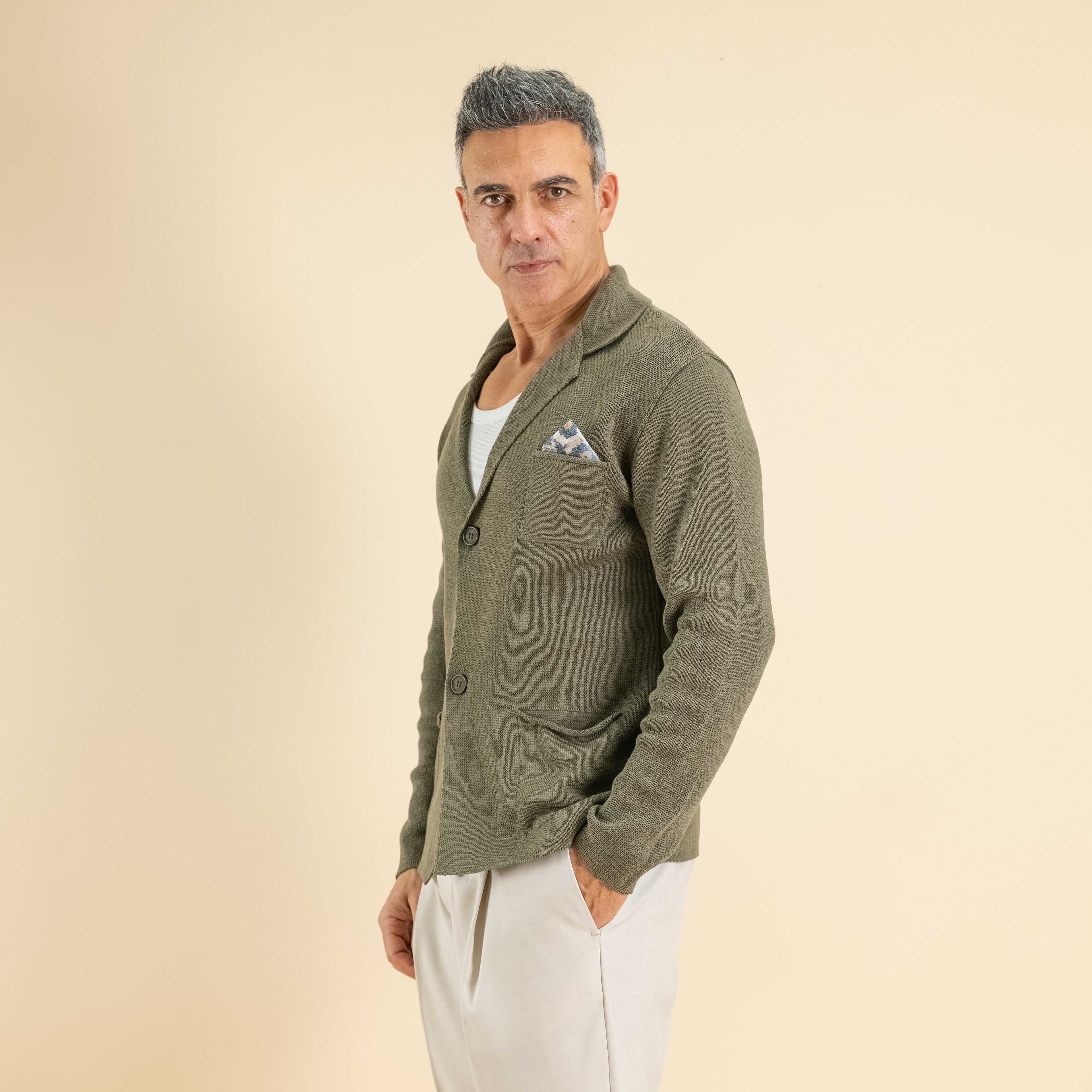 Cardigan a giacca monopetto in filo leggero con pochette  - Verde Militare