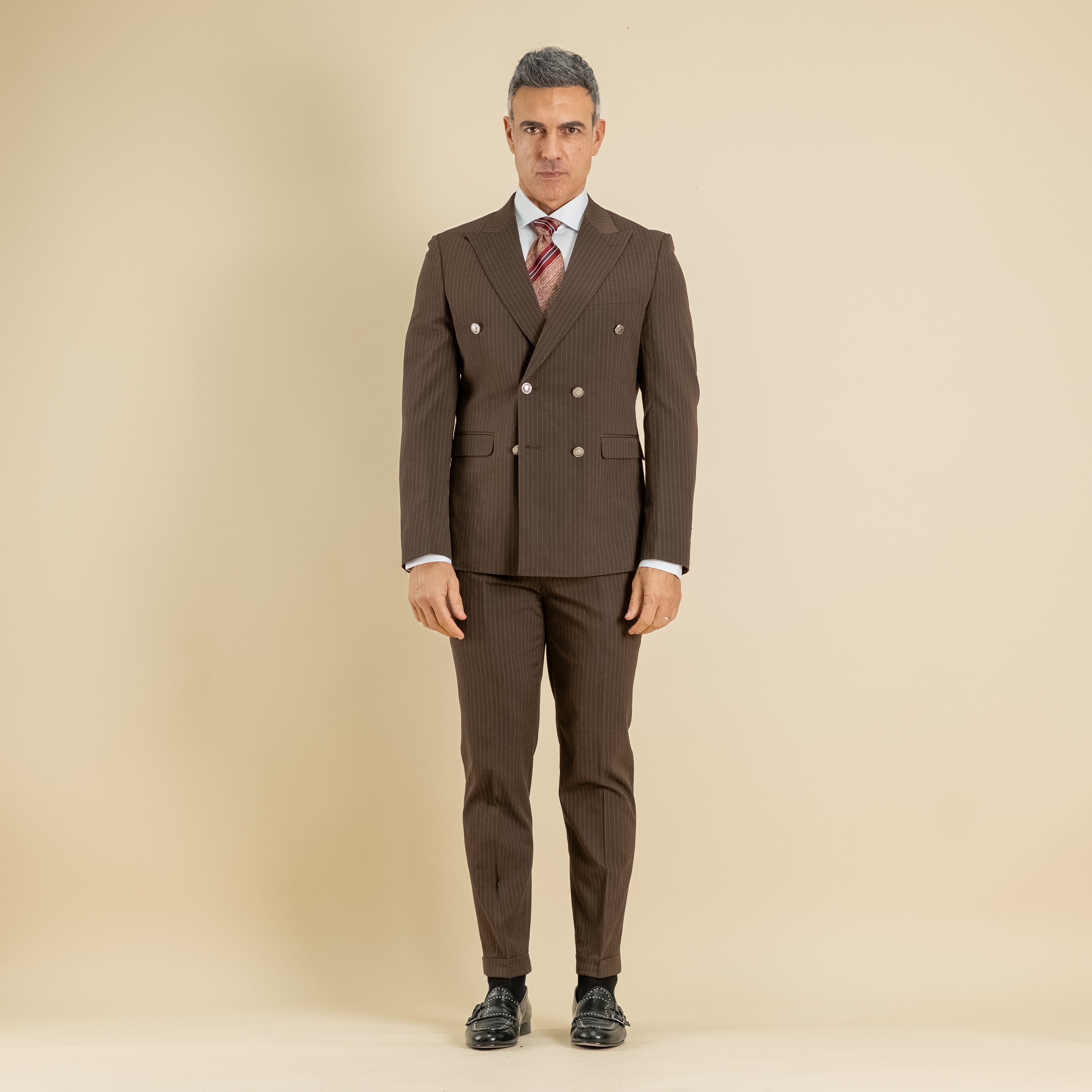 Traje de raya diplomática con botones plateados - Marrón
