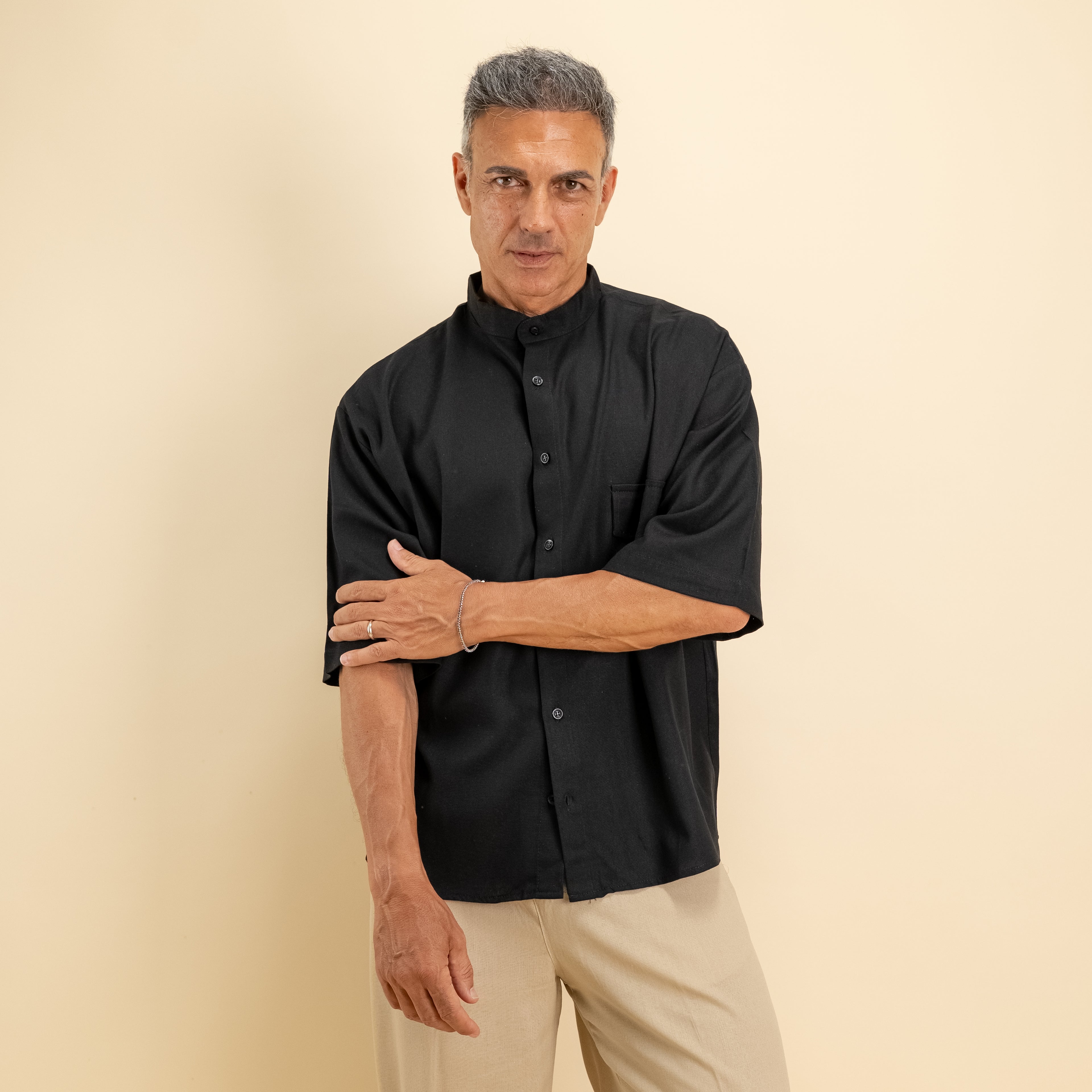 Camisa de lino mezclado cuello mao manga corta - Negro