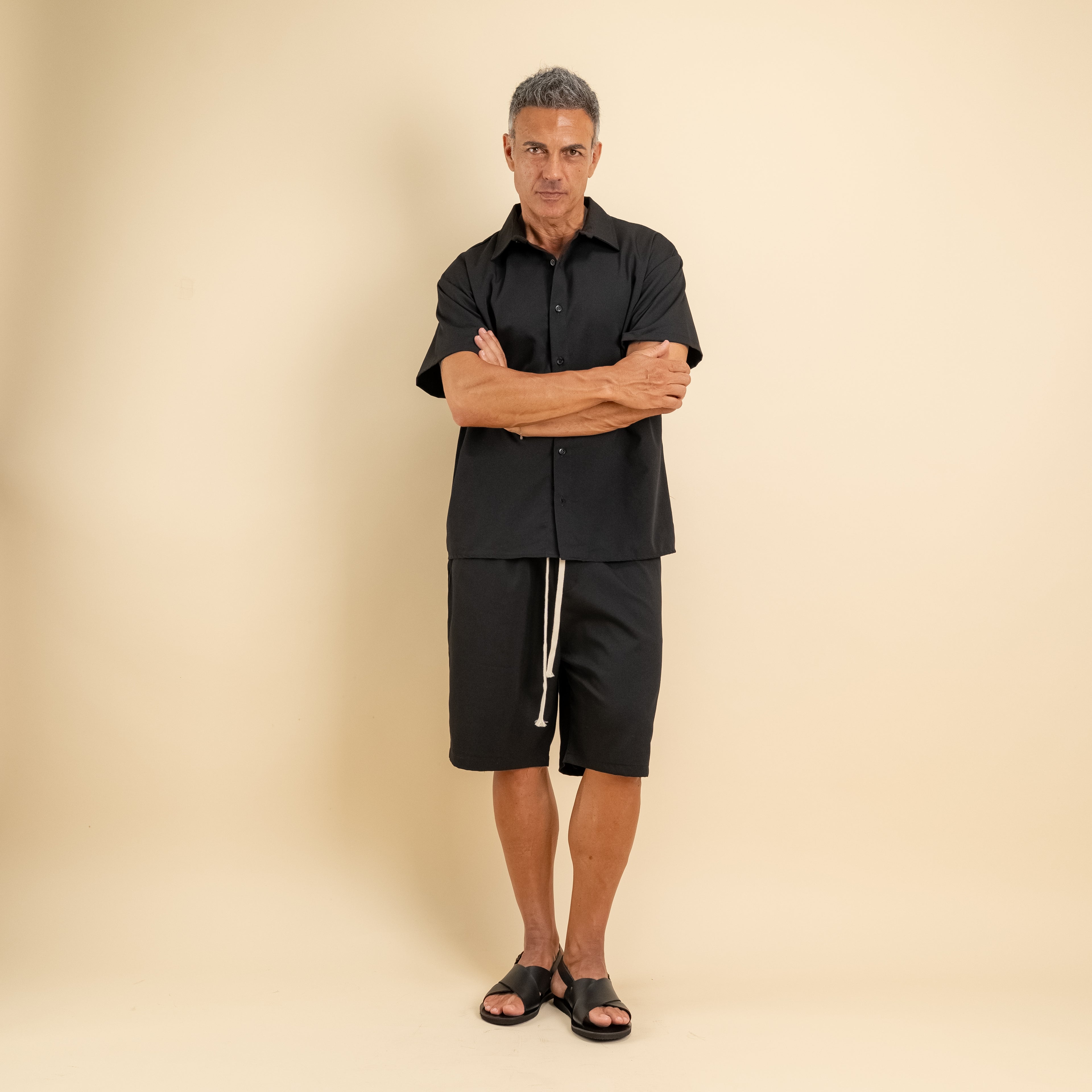 Coordinato con camicia e pantaloncino - Nero