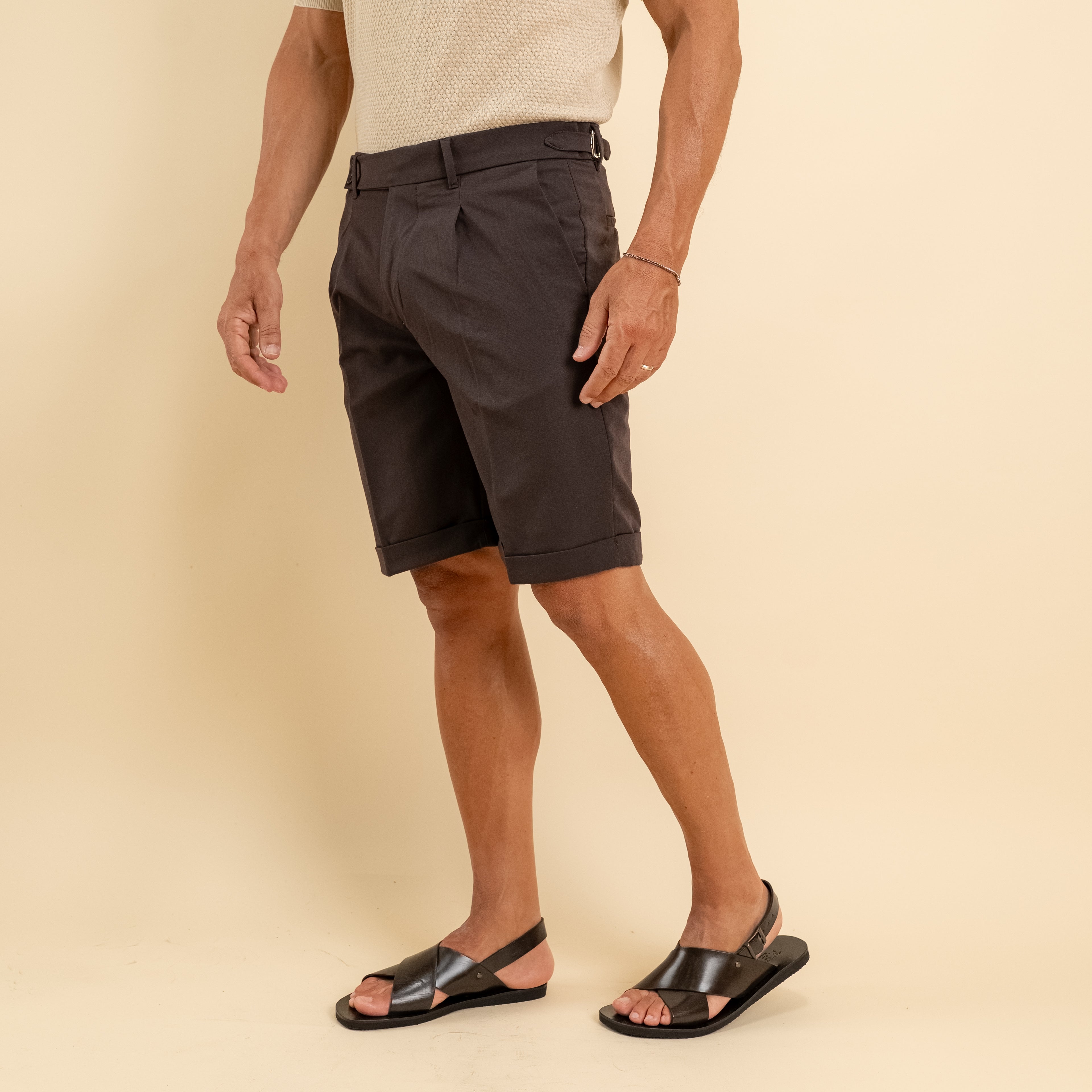 Pantaloncino con fibbia laterale - Moro