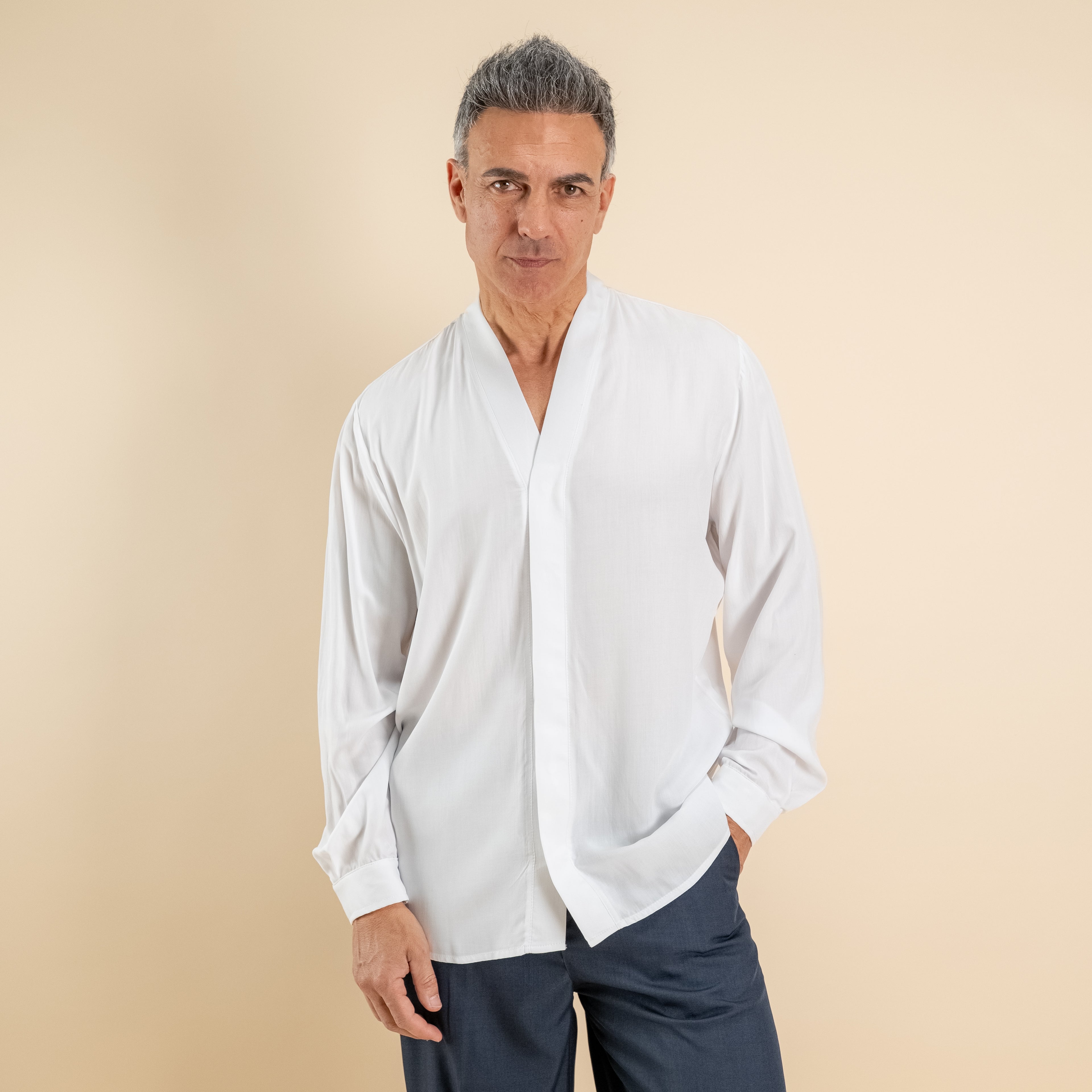 Camicia in viscosa scollo a V - Bianco