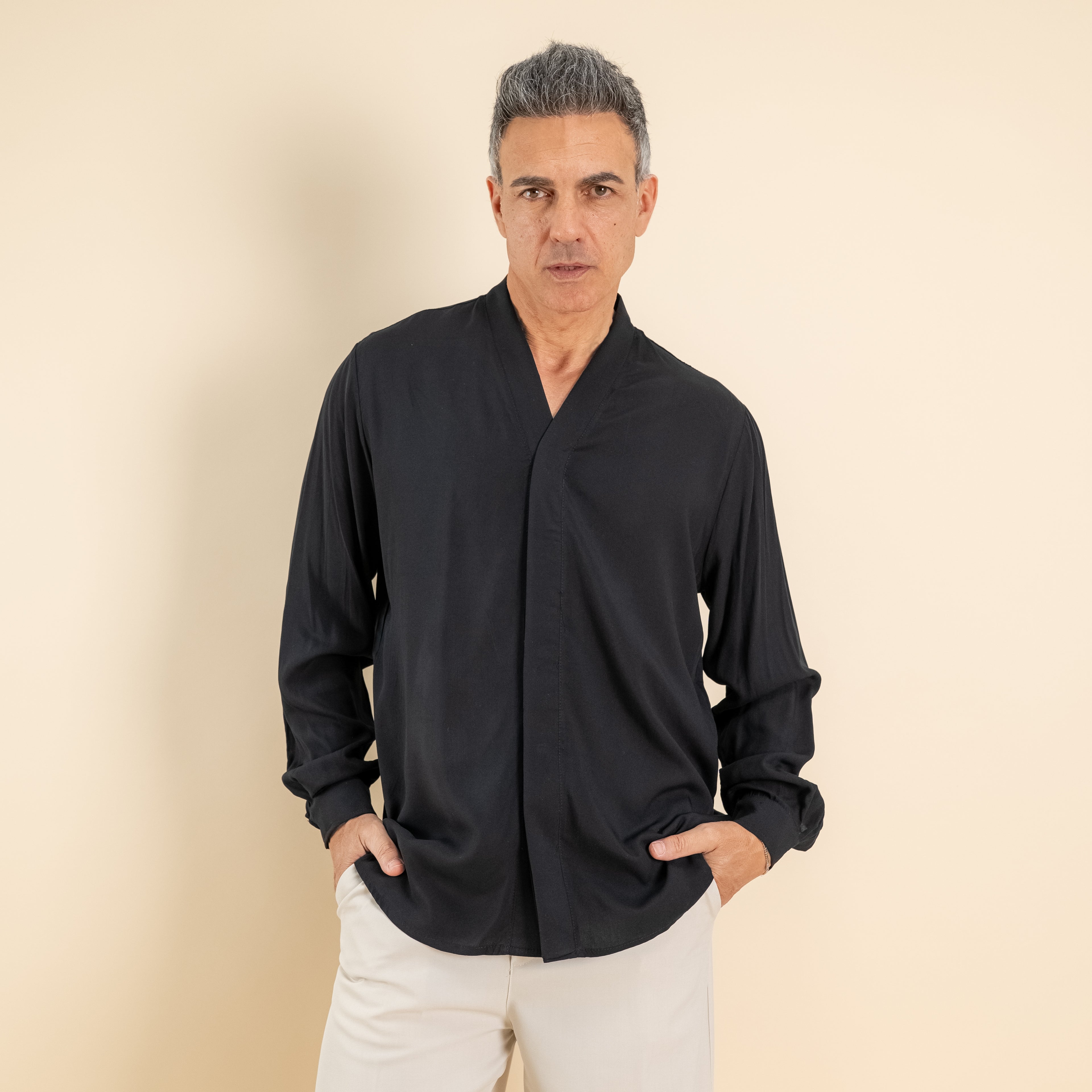 Camicia in viscosa scollo a V - Nero