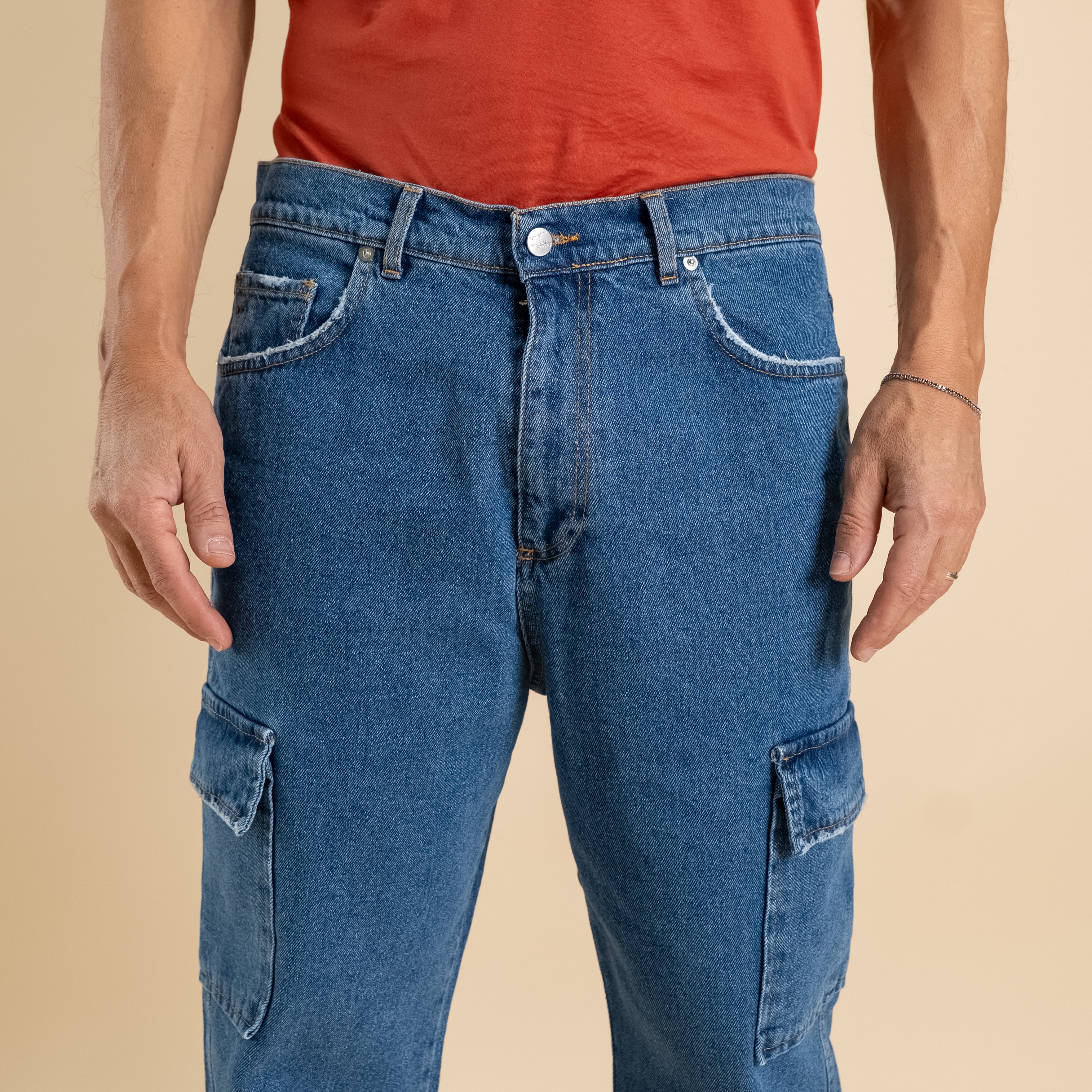 Jeans cargo con tasconi laterali - Denim