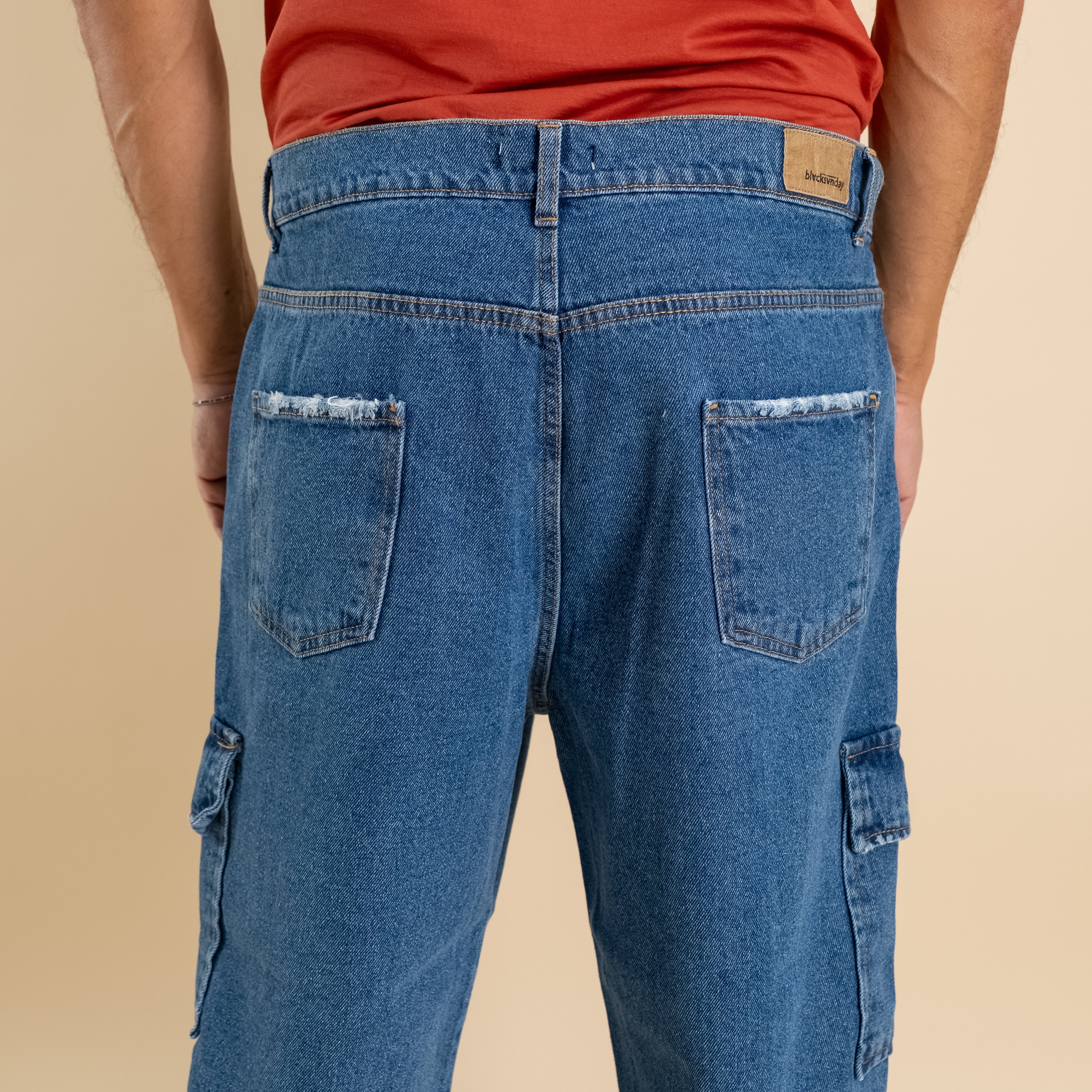 Jeans cargo con tasconi laterali - Denim
