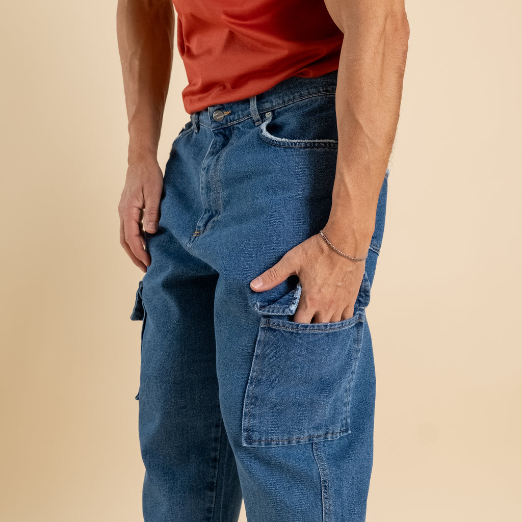 Jeans cargo con tasconi laterali - Denim