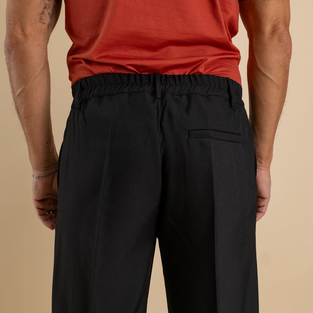Pantalone palazzo taglio dritto con molla sul retro - Nero
