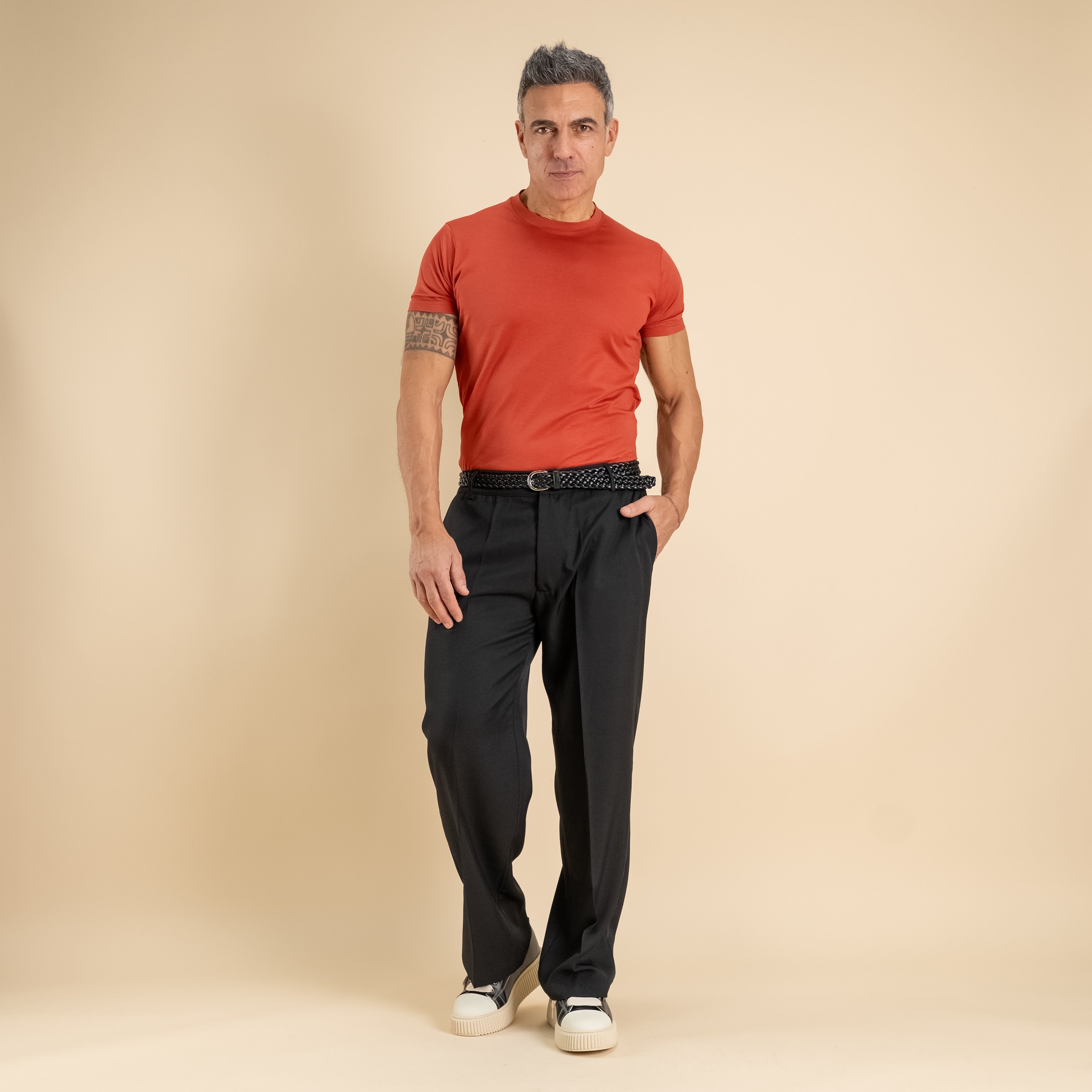 Pantalone palazzo taglio dritto con molla sul retro - Nero
