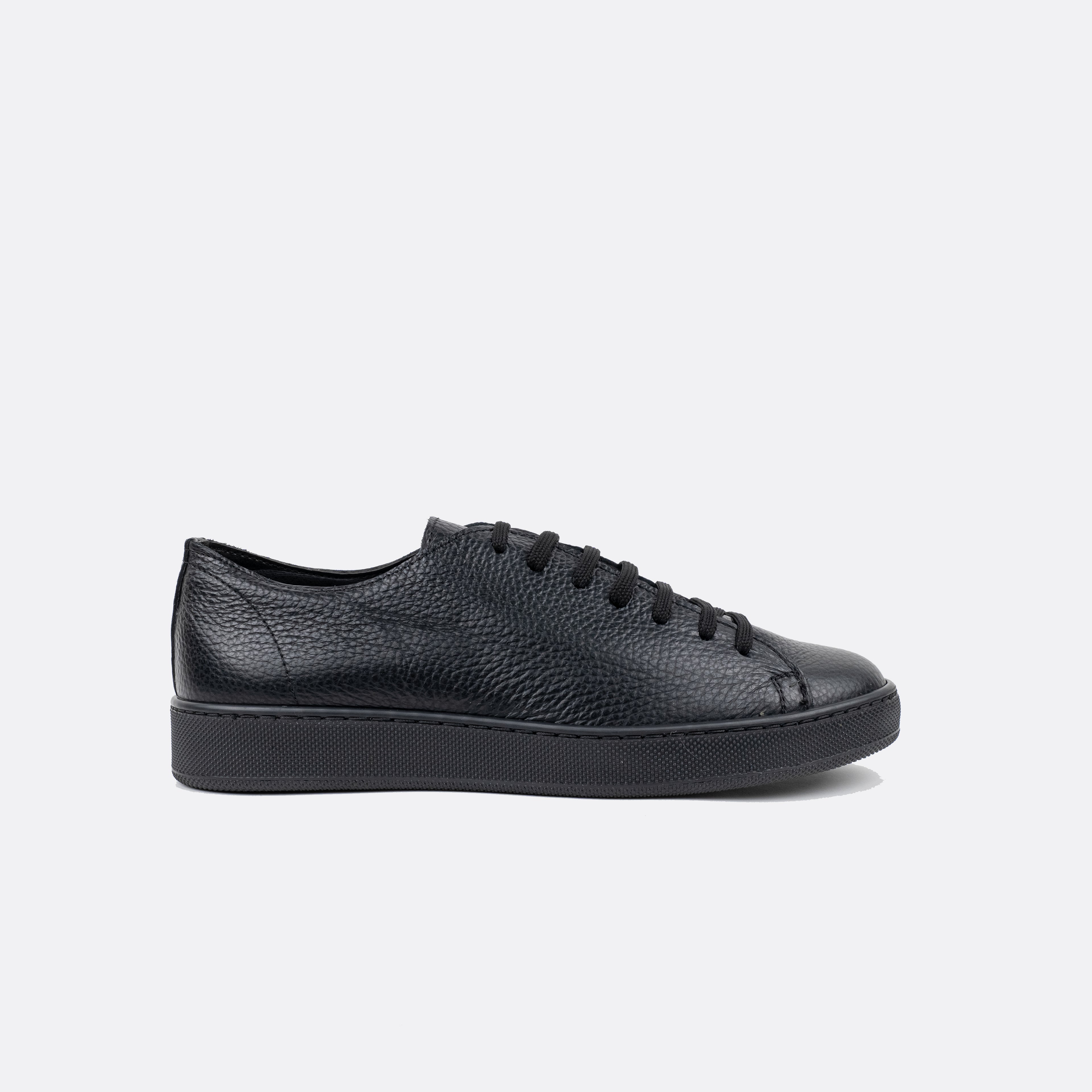 Sneaker in vera pelle bottolata - Nero