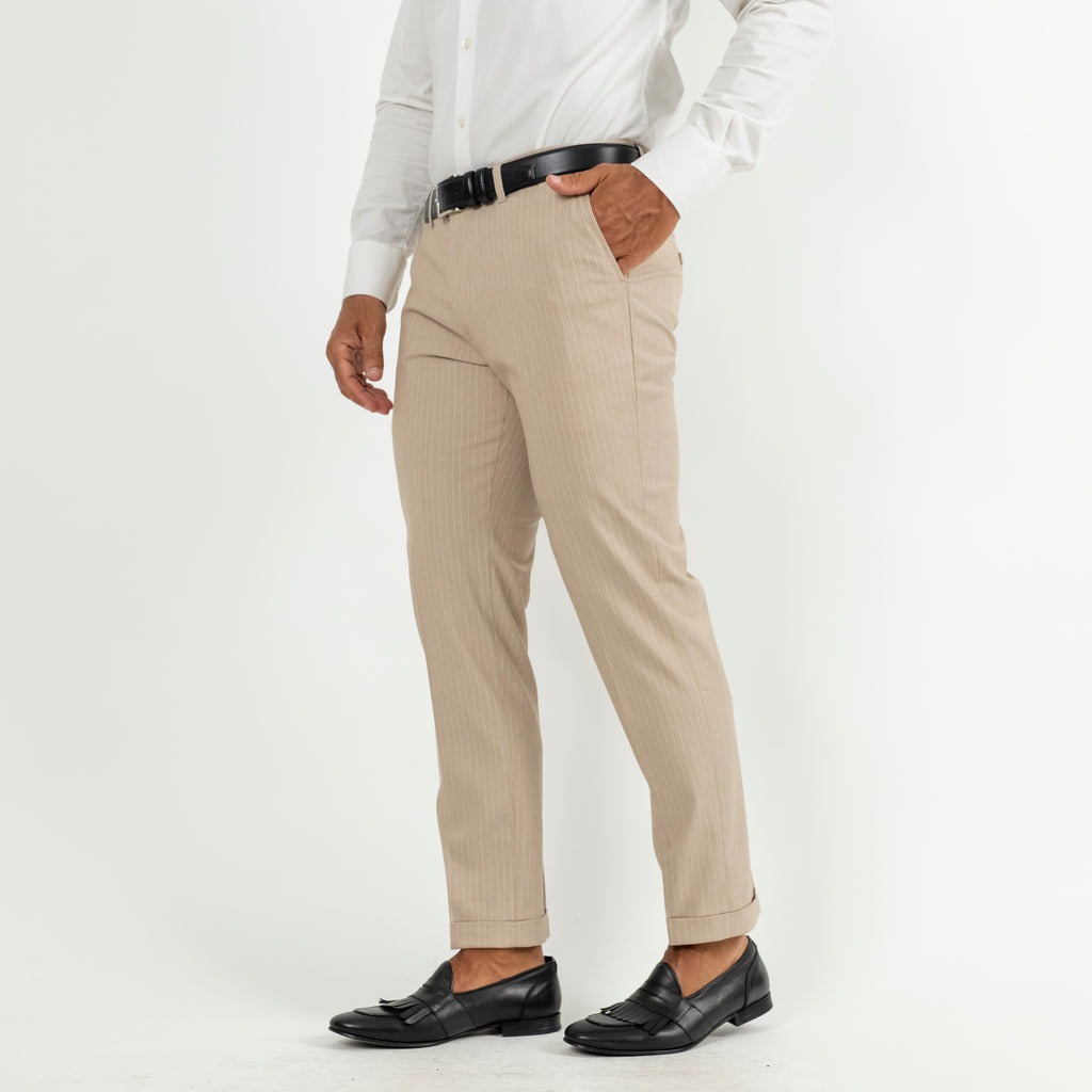 Traje de raya diplomática con botones plateados - Beige