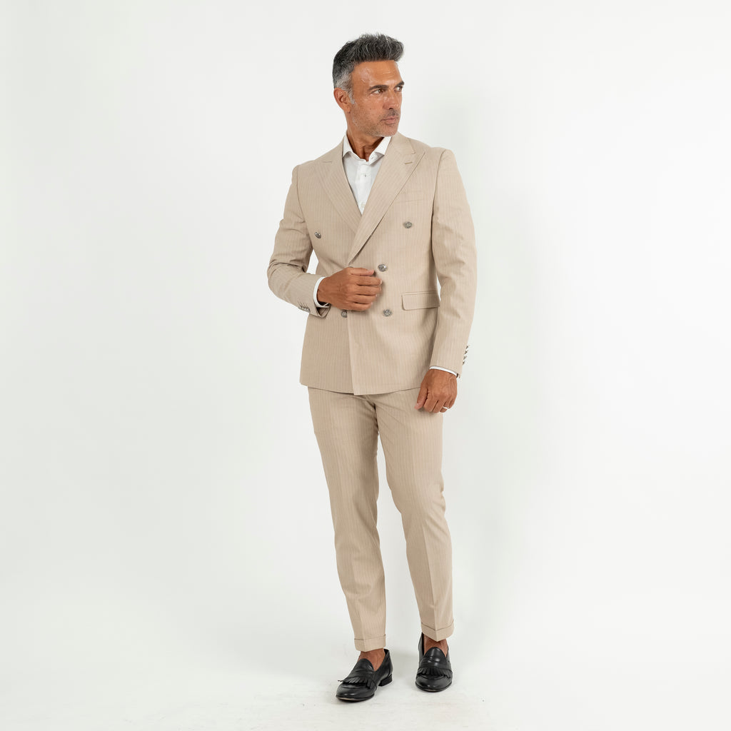 Traje de raya diplomática con botones plateados - Beige
