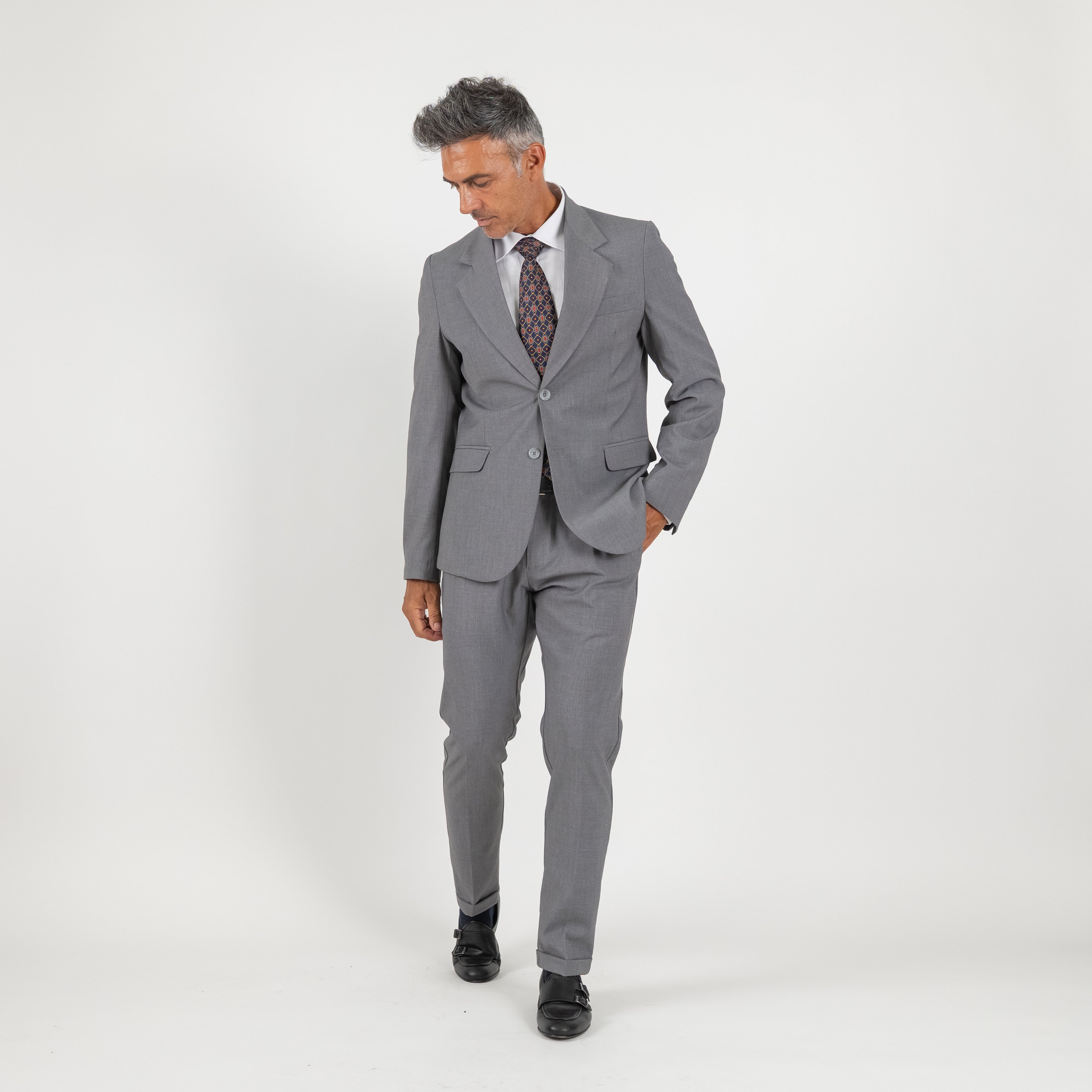 Traje de botonadura sencilla con solapa de muesca - Gris