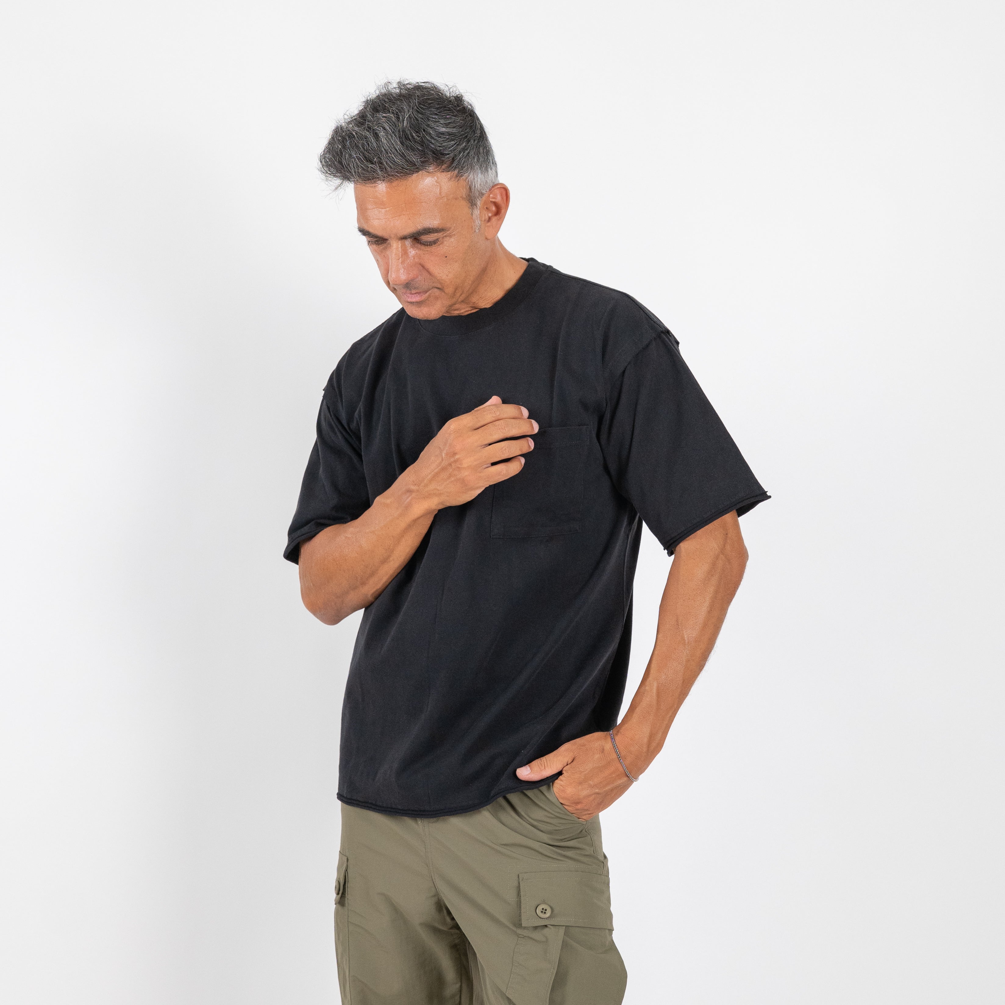 T-shirt manica corta taglio vivo - Nero