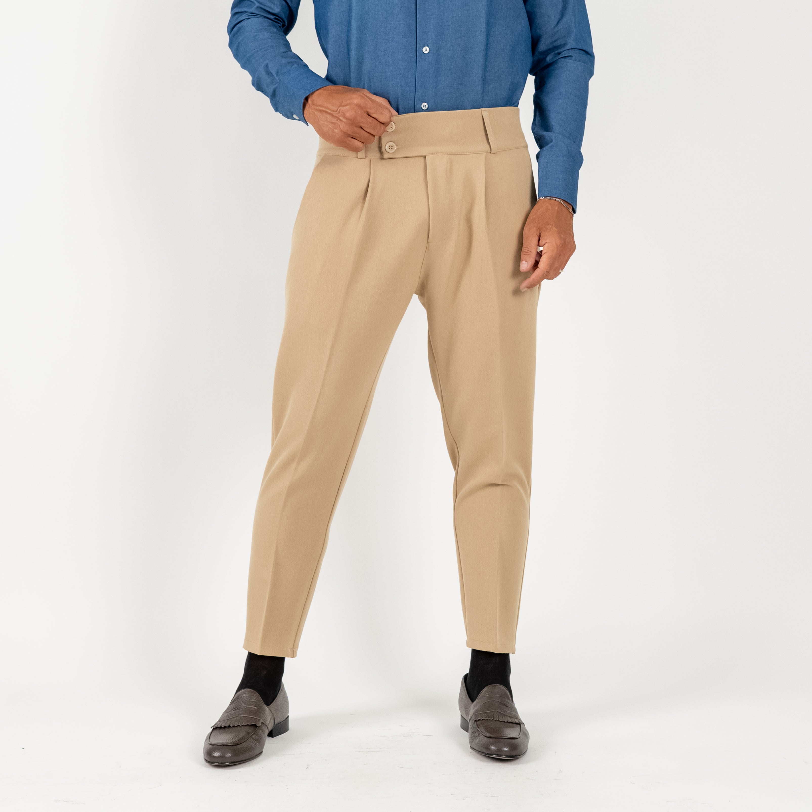 Pantalone con Fascia a Vita Alta e Doppio Bottone - Beige