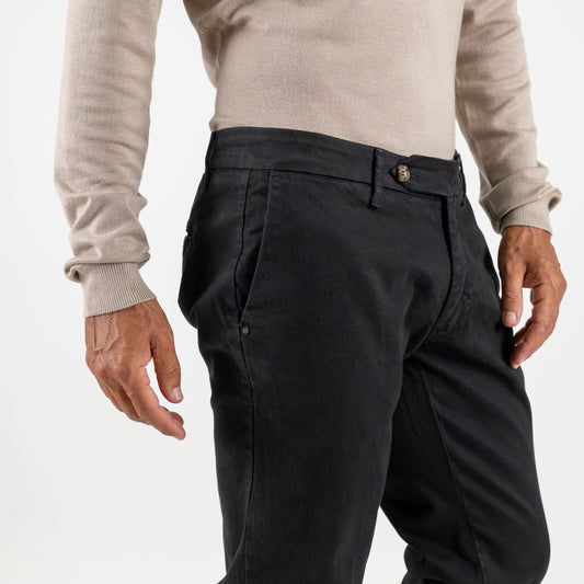 Pantalone in gabardina chiusura laterale - Nero