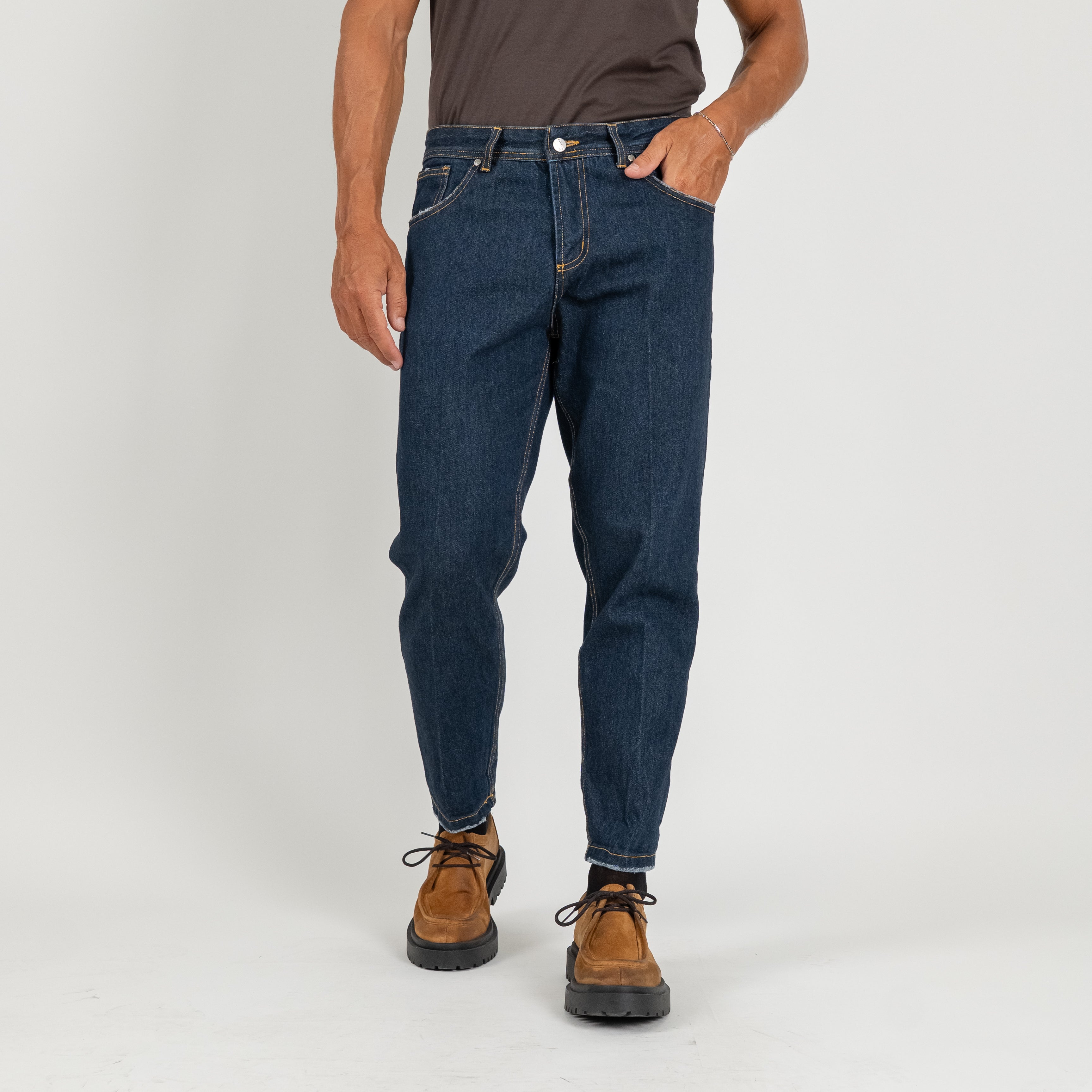 Jeans sartoriale con abrasioni - Blu Scuro