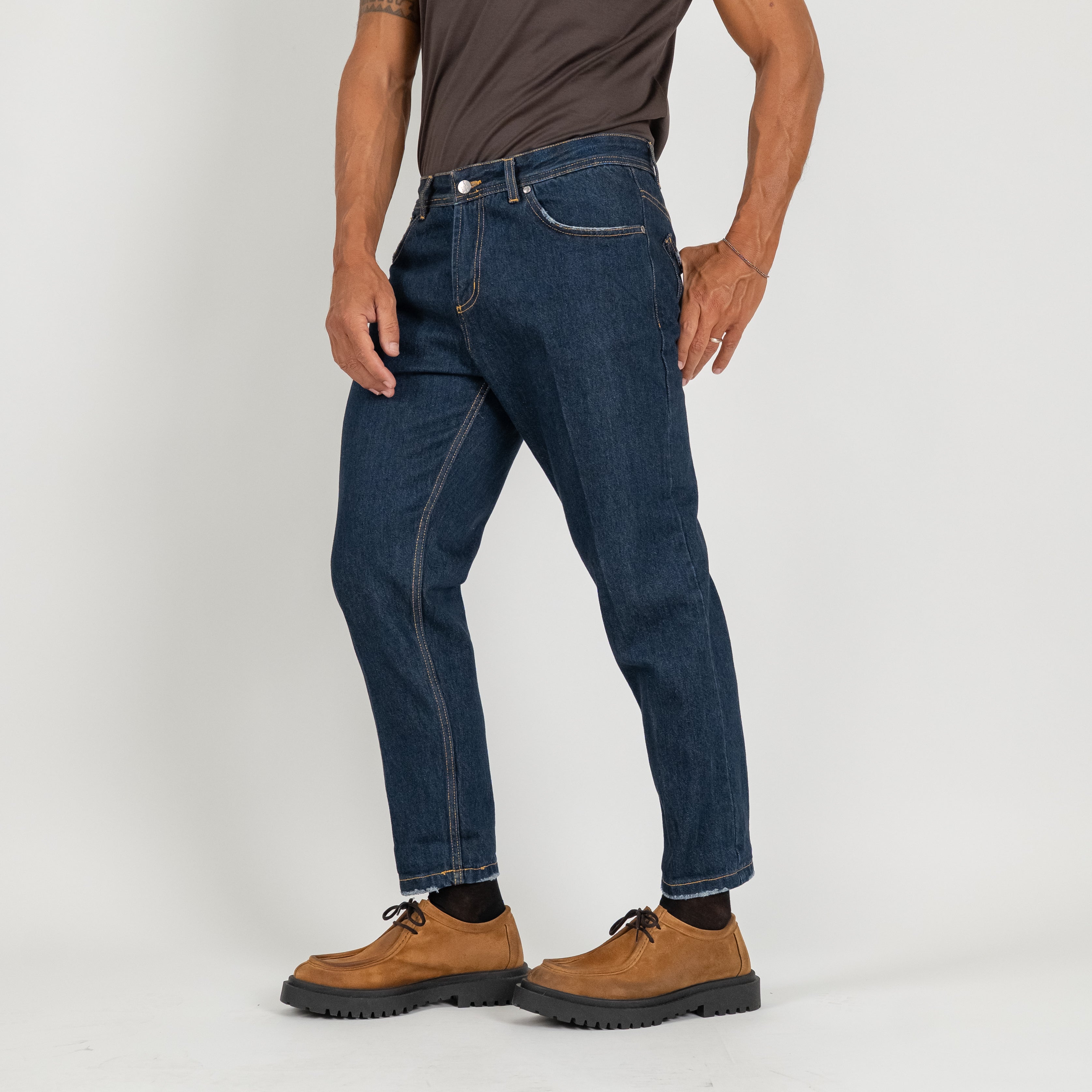 Jeans sartoriale con abrasioni - Blu Scuro