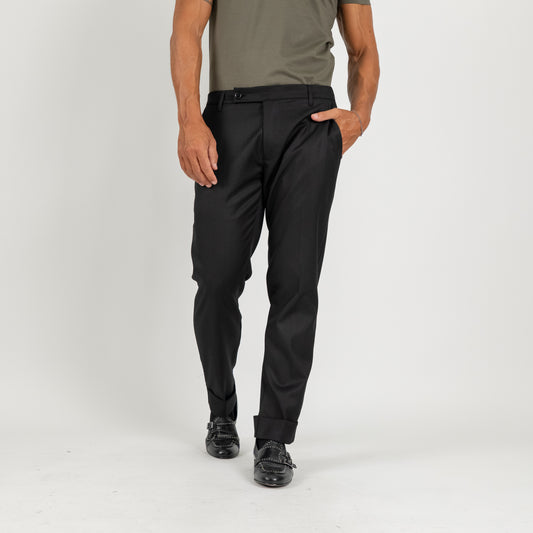 Pantalone classico con risvolto alto - Nero