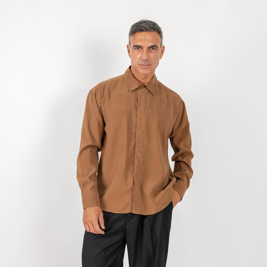 Camicia in viscosa con fintone coperto - Tabacco