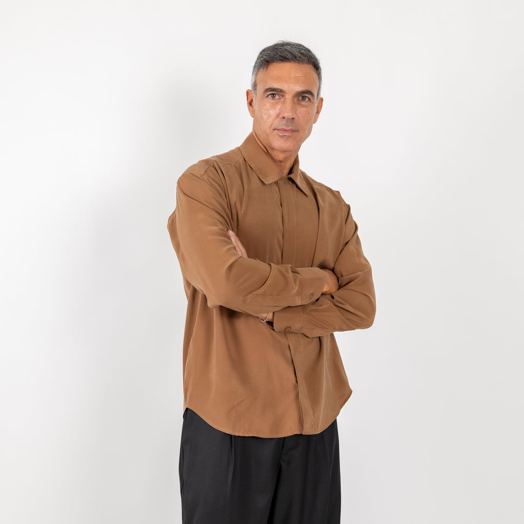 Camicia in viscosa con fintone coperto - Tabacco