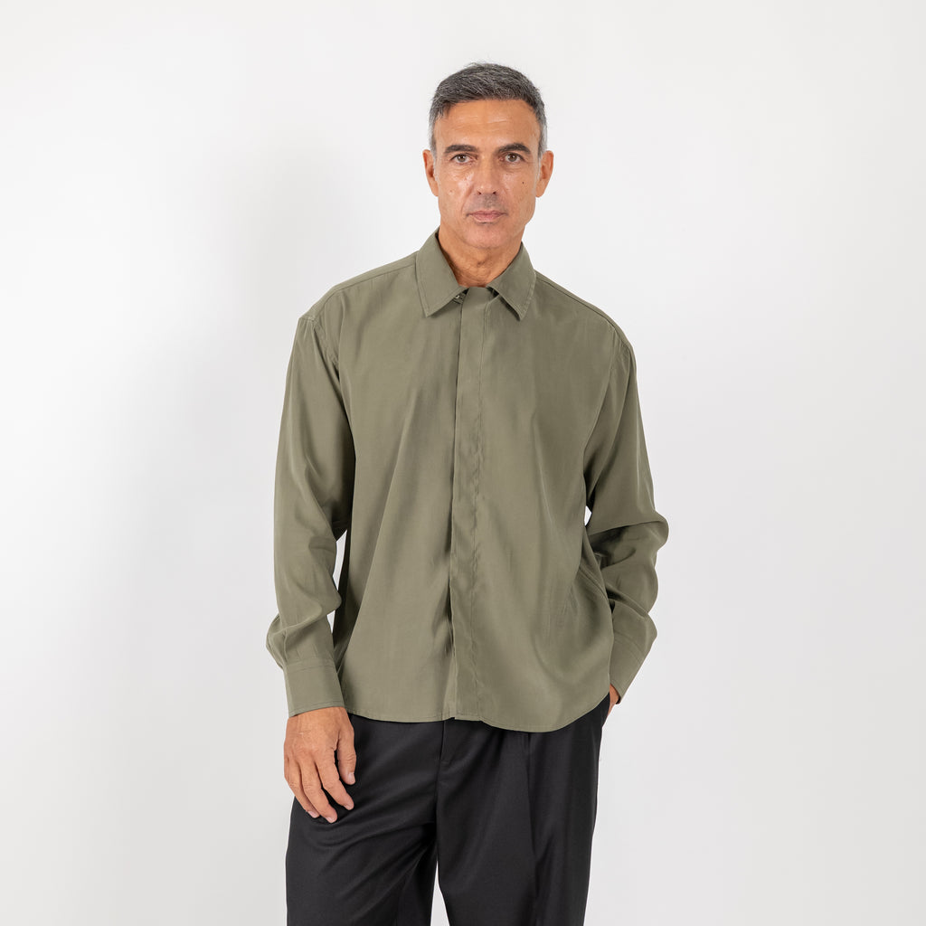 Camicia in viscosa con fintone coperto - Verde Militare