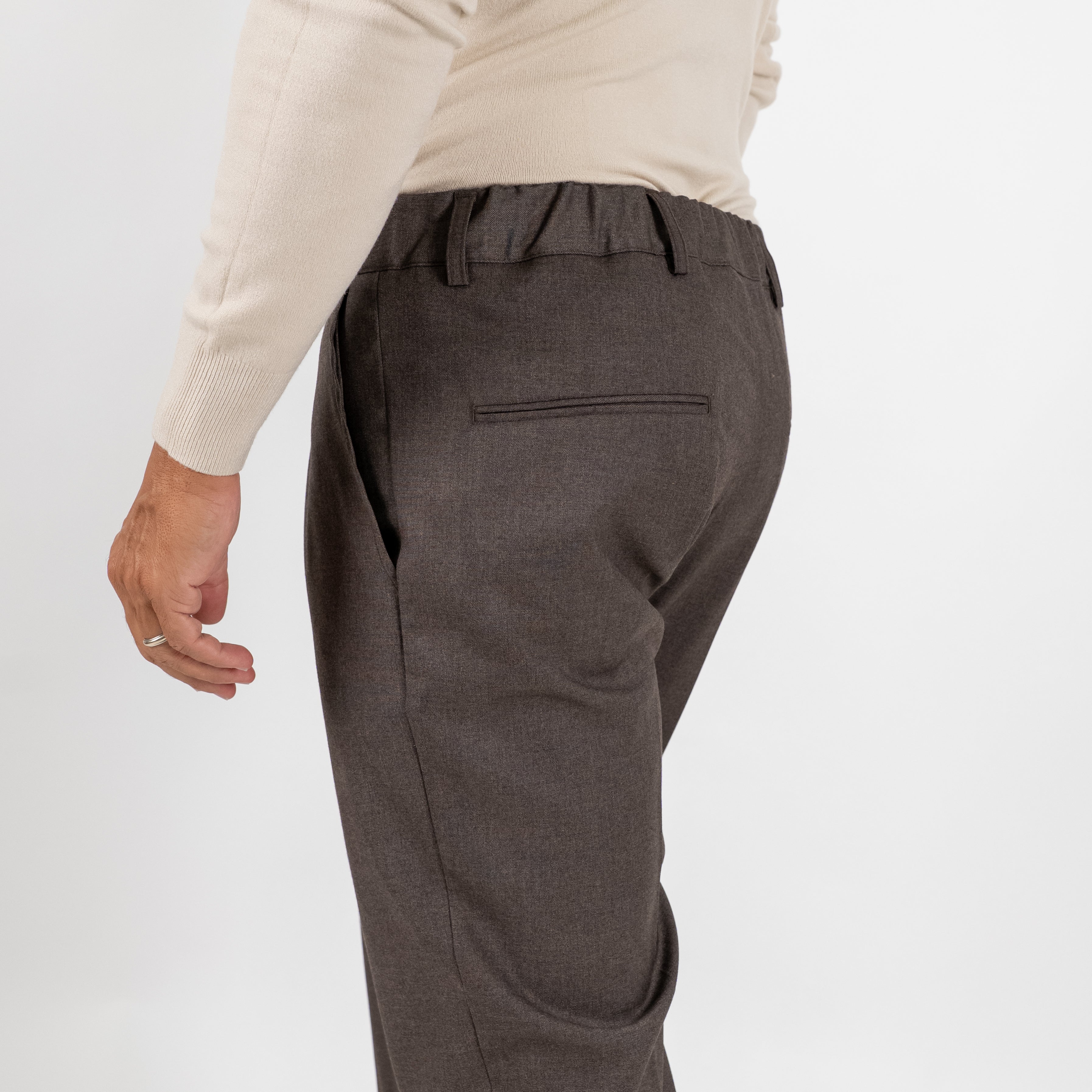 Pantalone Classico con Bottone Centrale e Molla sul Retro - Moro