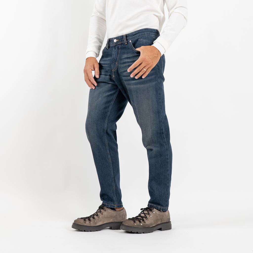 Jeans sartoriale sabbiato