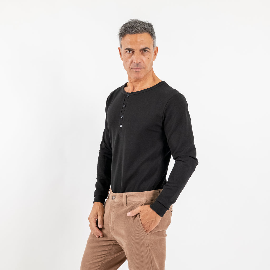 Camiseta henley de manga larga - Negro