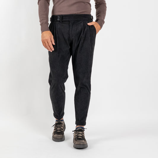 Pantalone effetto velluto con fibbia laterale - Nero