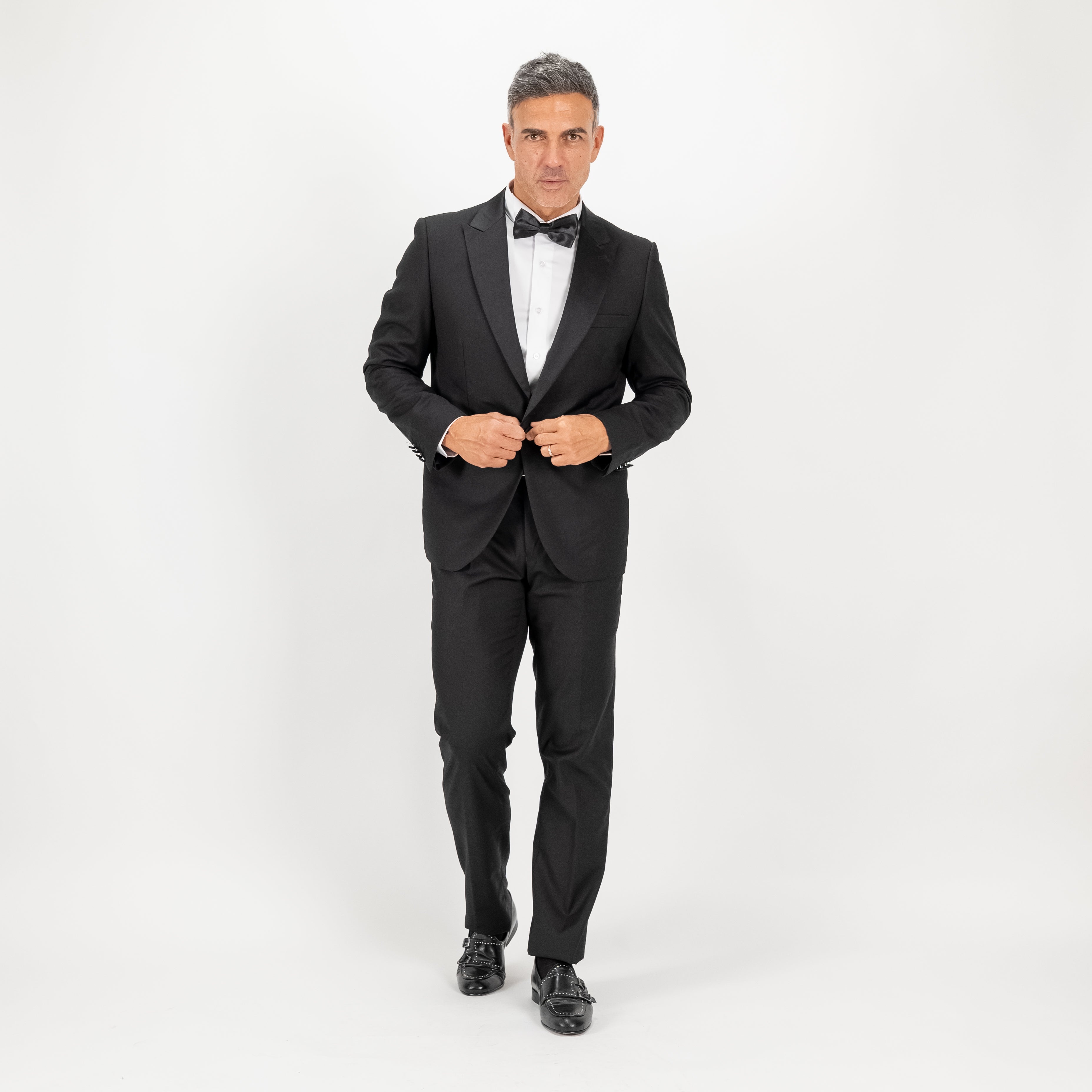 Esmoquin de solapa de pico con botonadura sencilla - Negro