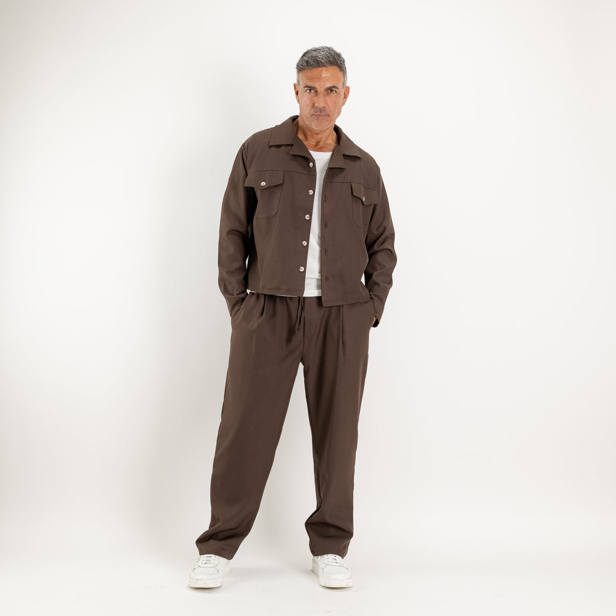 Ensemble chemisier à poches plaquées et pantalon large - Marron foncé