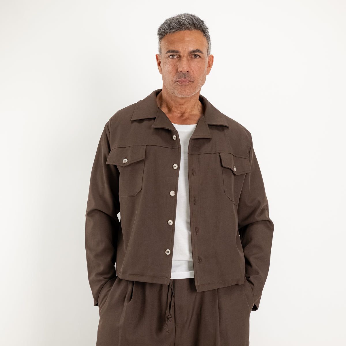 Ensemble chemisier à poches plaquées et pantalon large - Marron foncé
