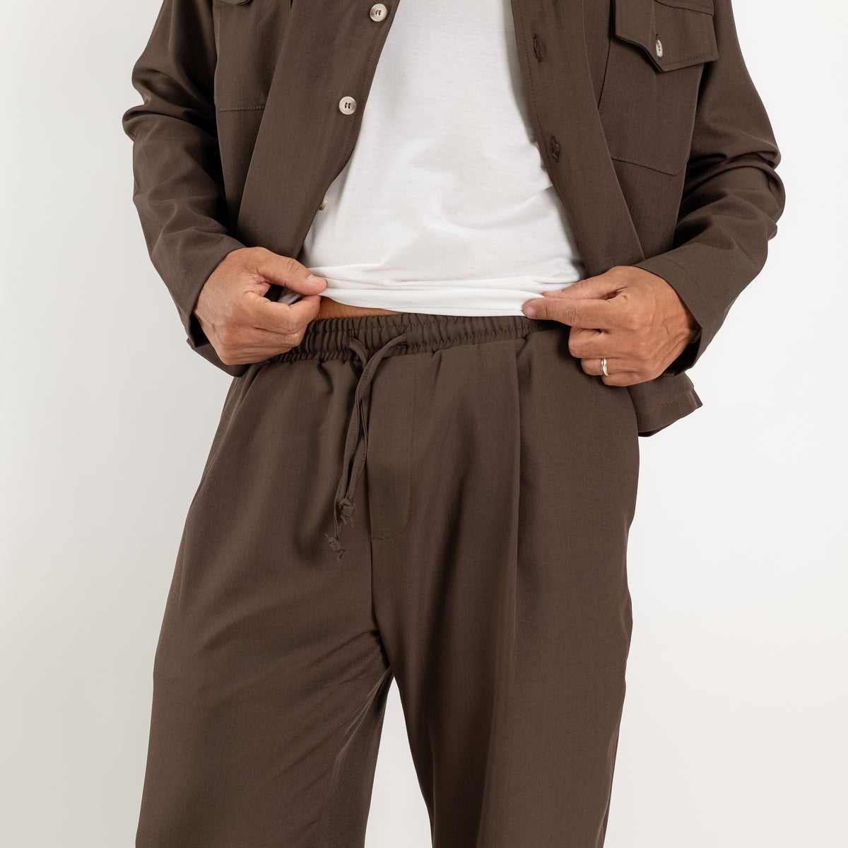 Ensemble chemisier à poches plaquées et pantalon large - Marron foncé