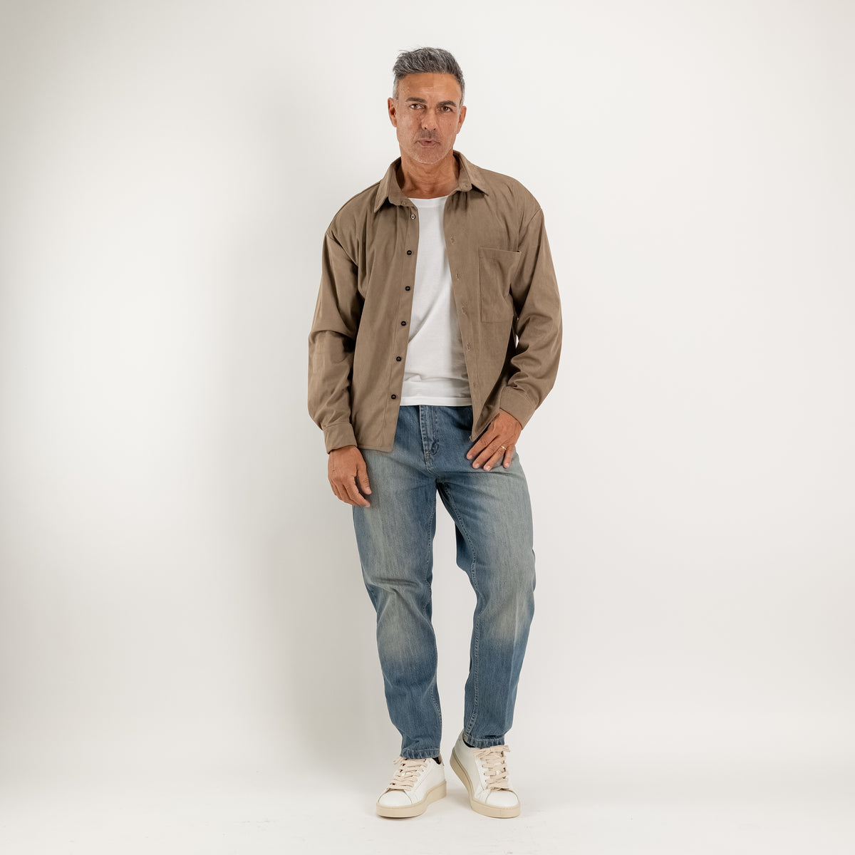 Hemd aus Stoff in Wildleder-Optik – Taupe